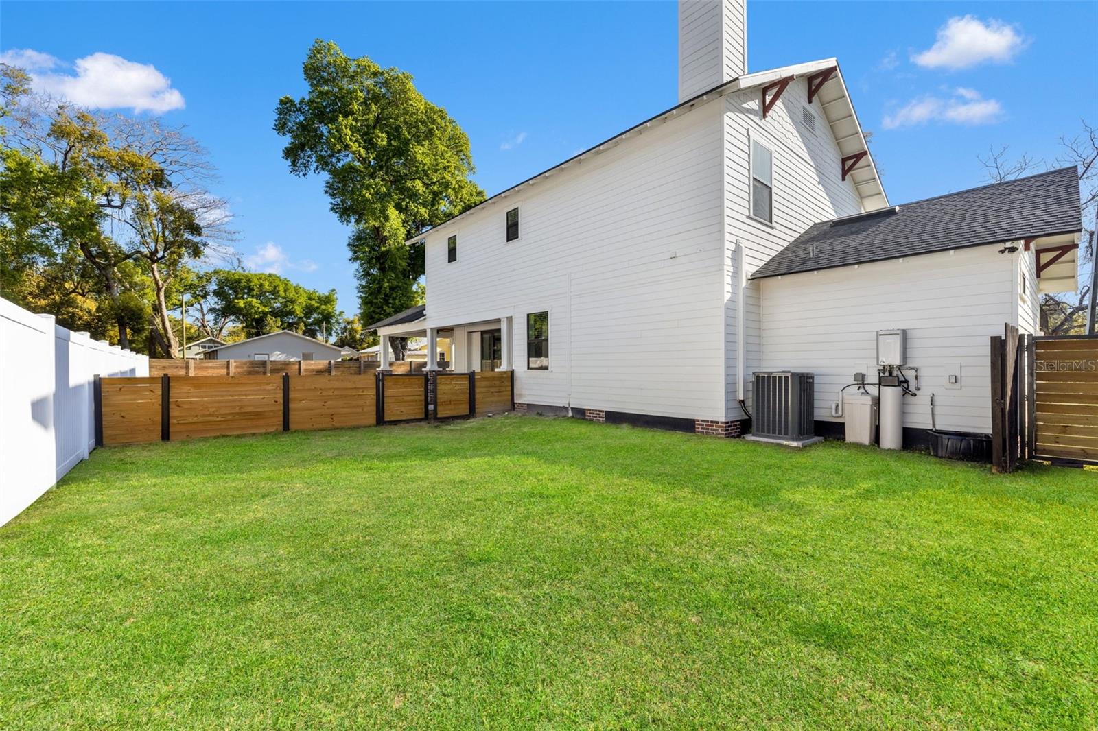 2820 N CENTRAL CT