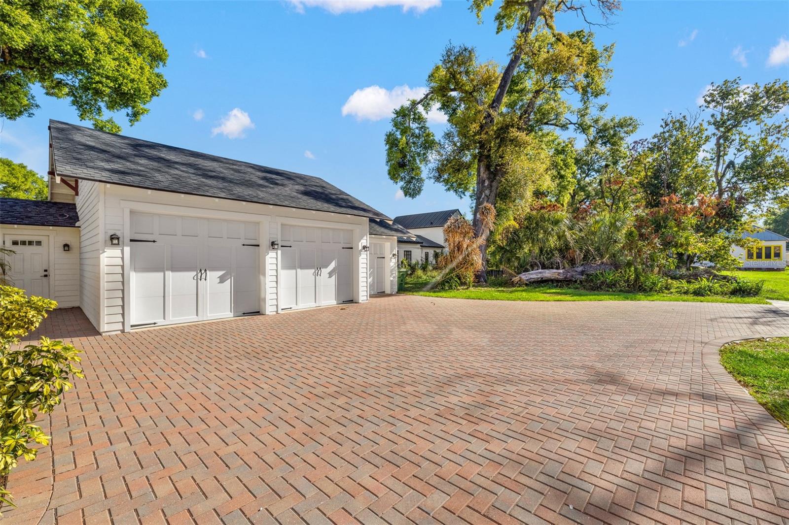 2820 N CENTRAL CT