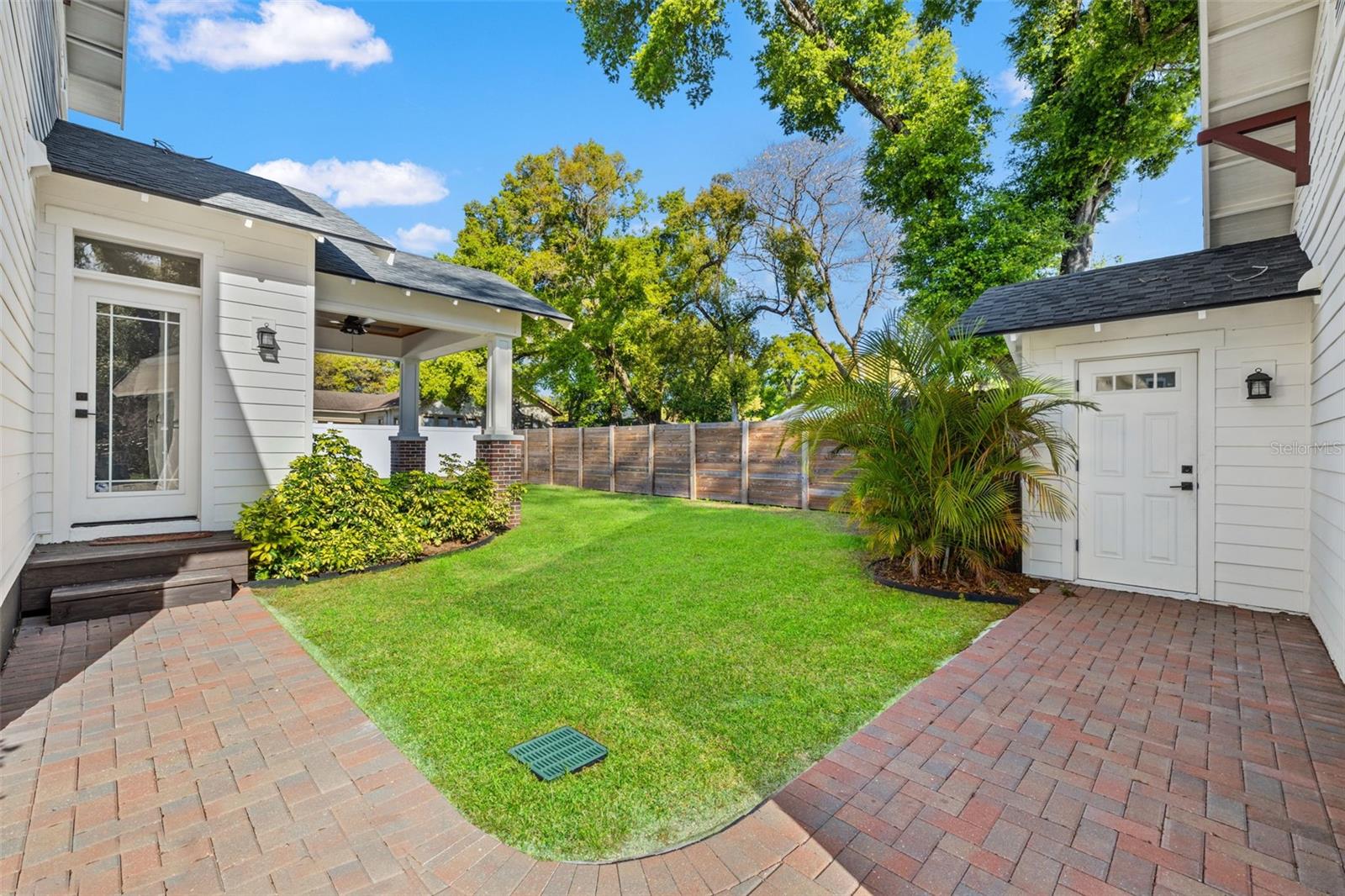2820 N CENTRAL CT