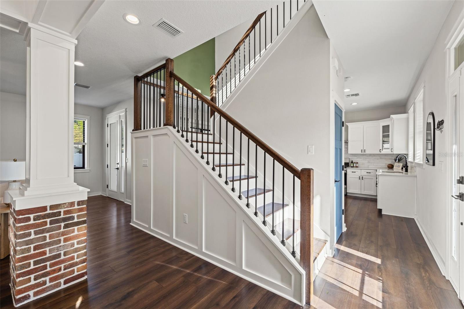 2820 N CENTRAL CT