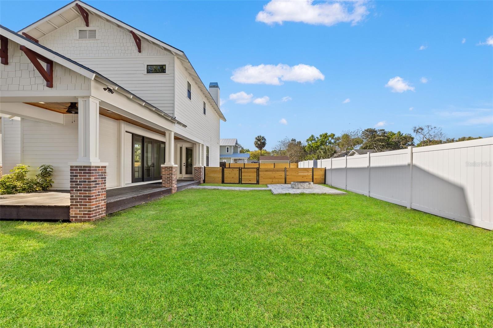 2820 N CENTRAL CT