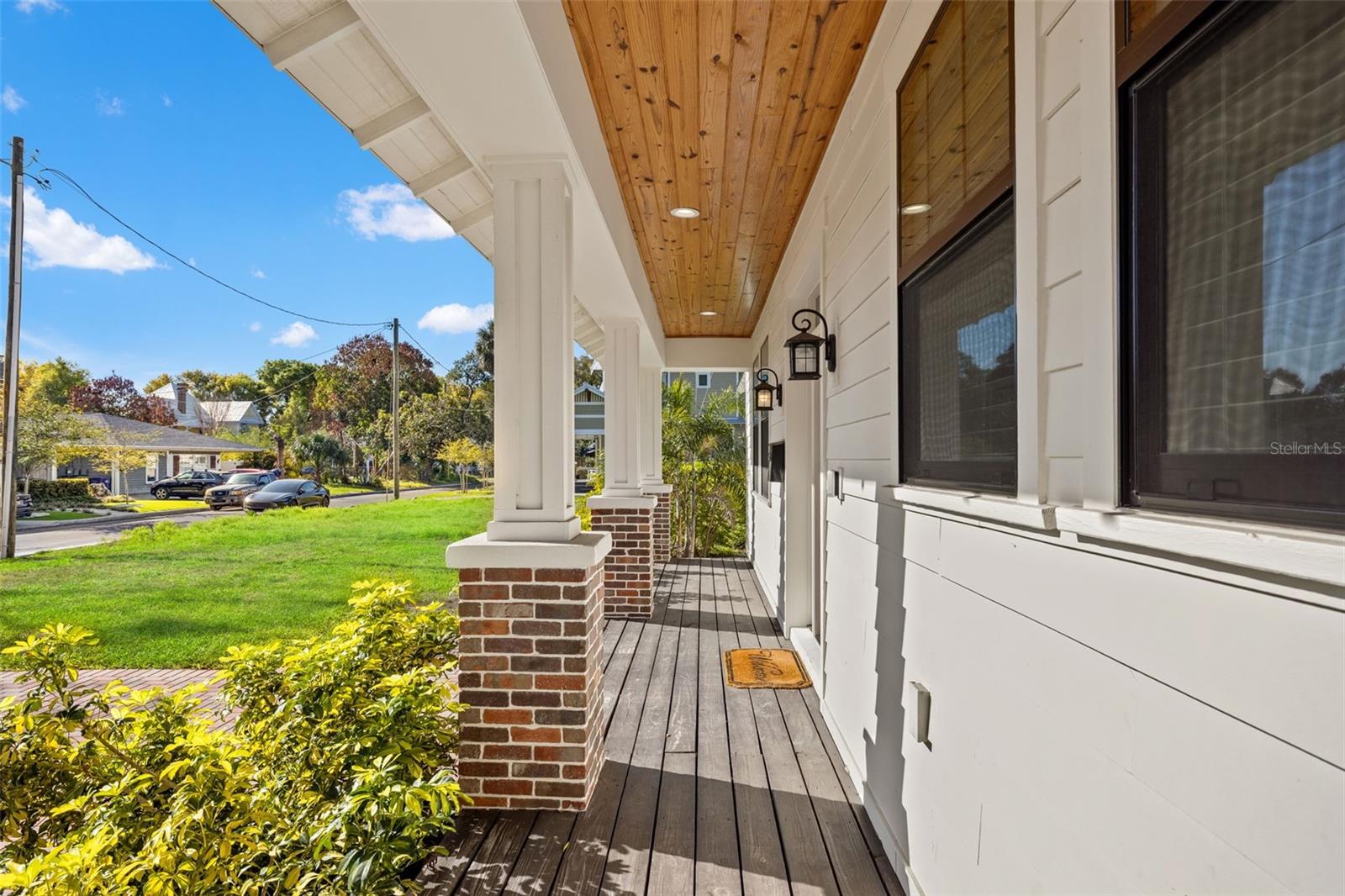 2820 N CENTRAL CT