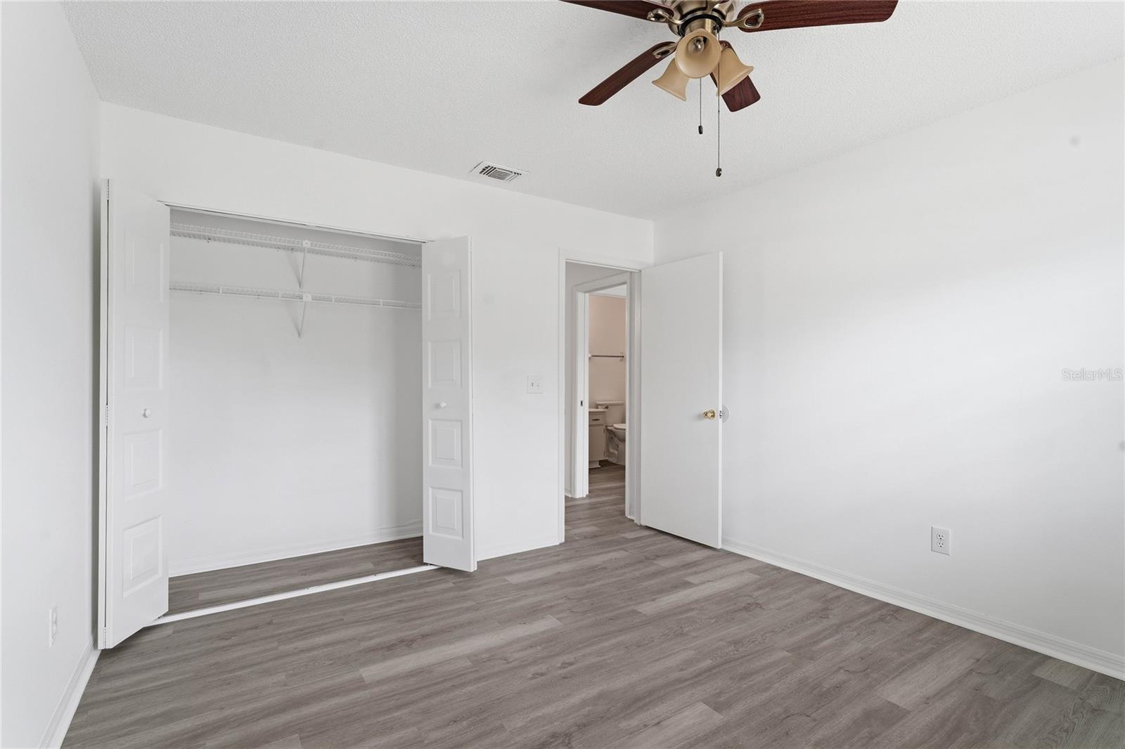 417 GLADSTONE PL