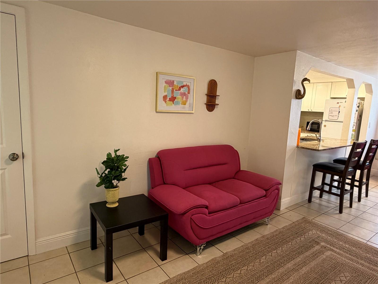 203 W CREST 1/2 AVE