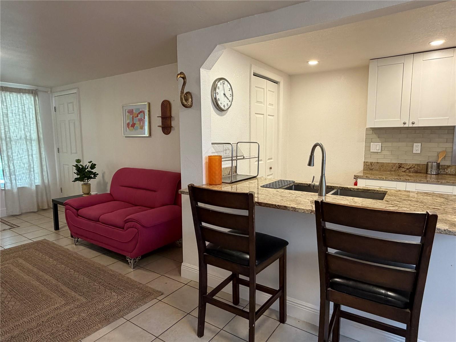 203 W CREST 1/2 AVE
