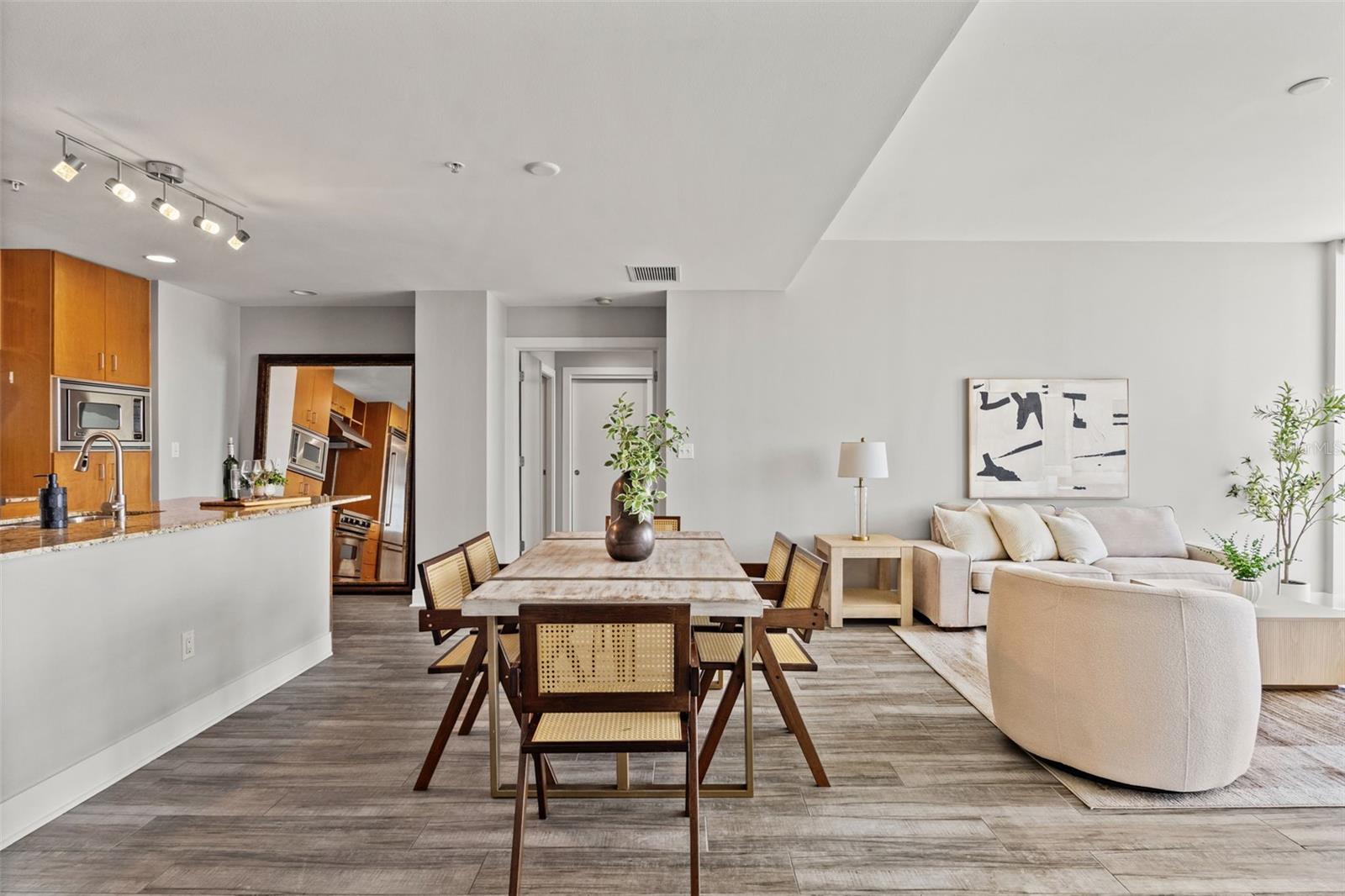 1208 E KENNEDY BLVD #1109