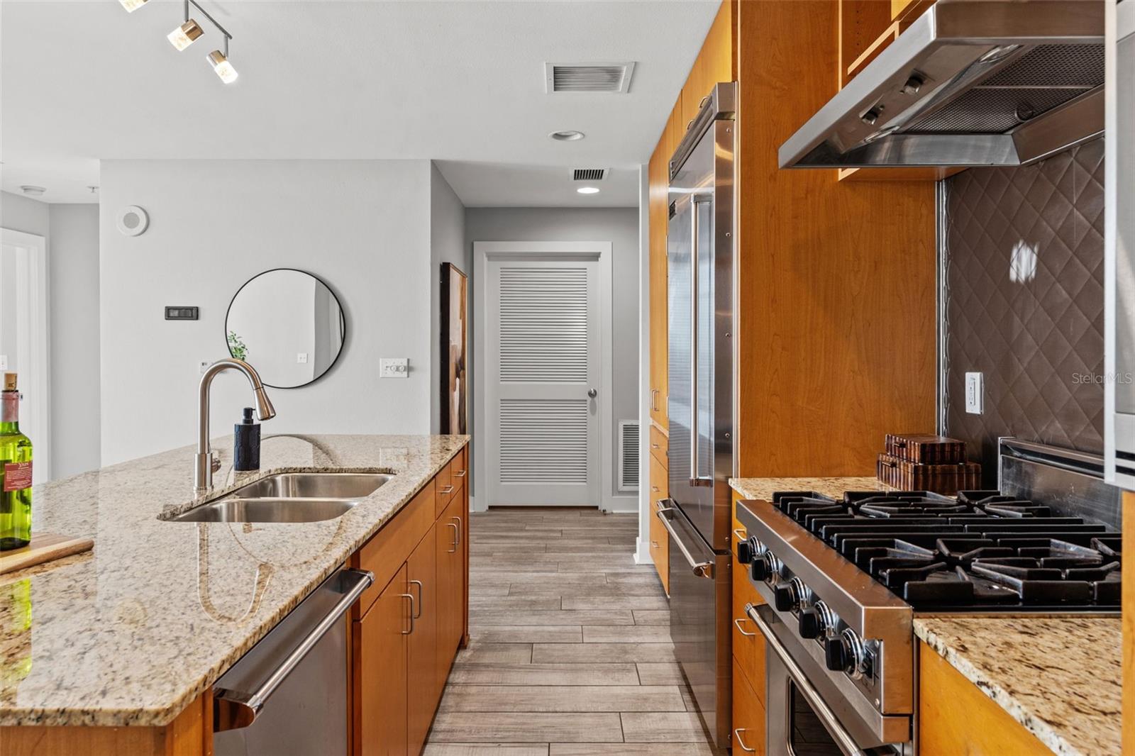 1208 E KENNEDY BLVD #1109