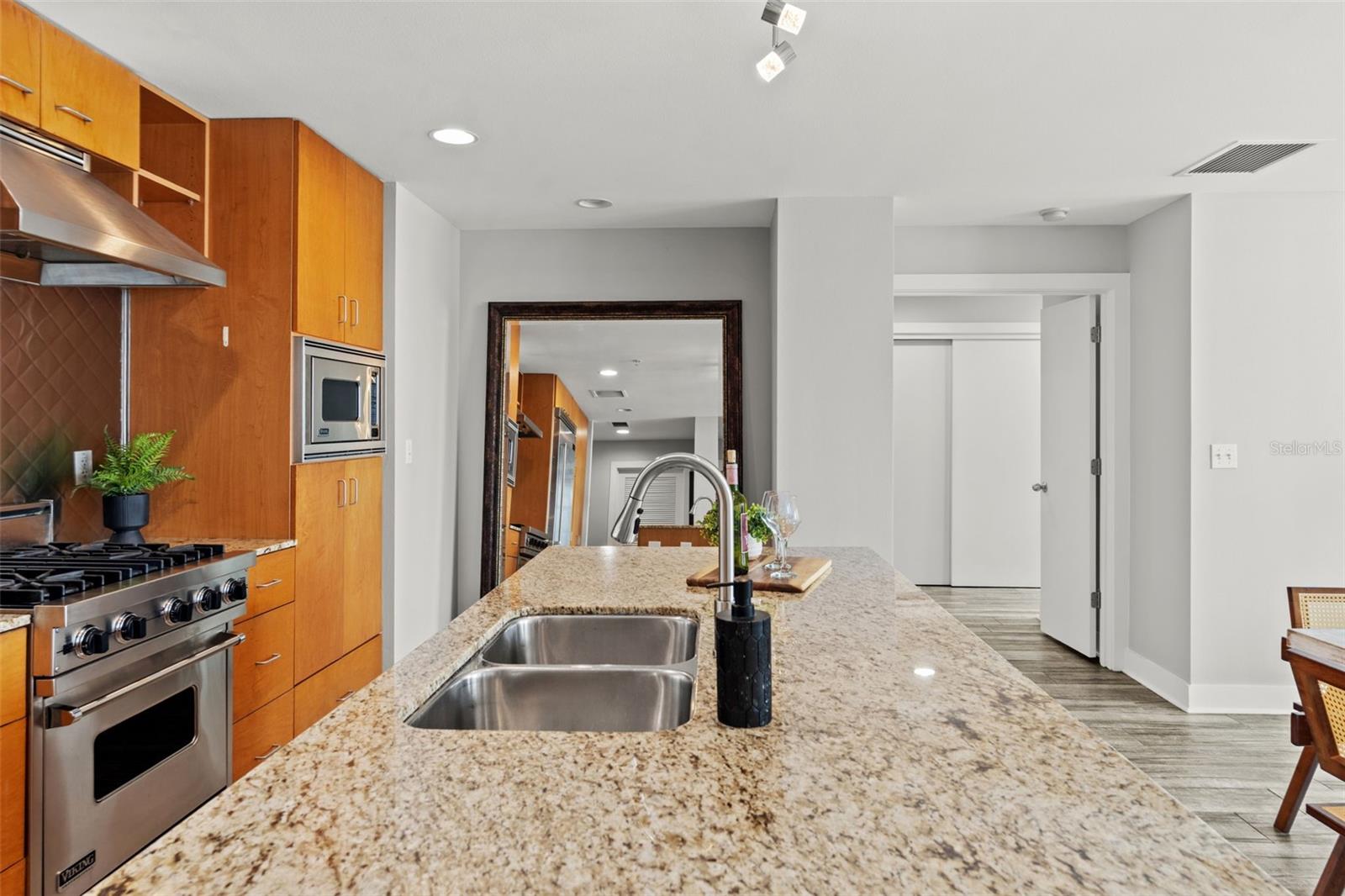 1208 E KENNEDY BLVD #1109