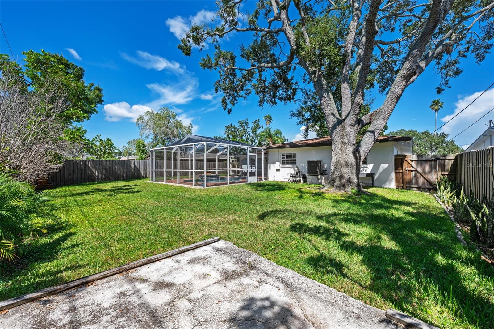 5700 BAYOU GRANDE BLVD NE