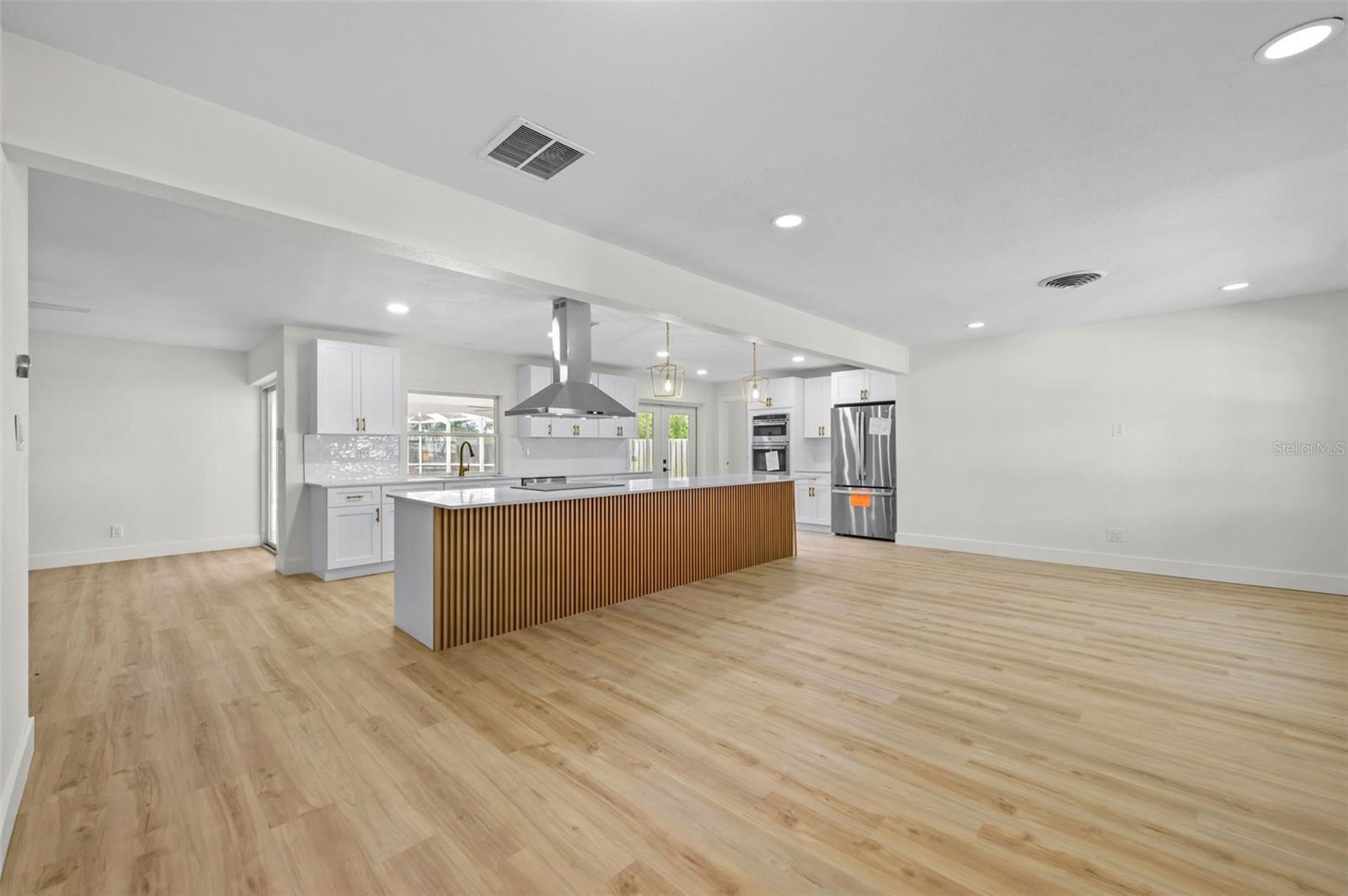 5700 BAYOU GRANDE BLVD NE