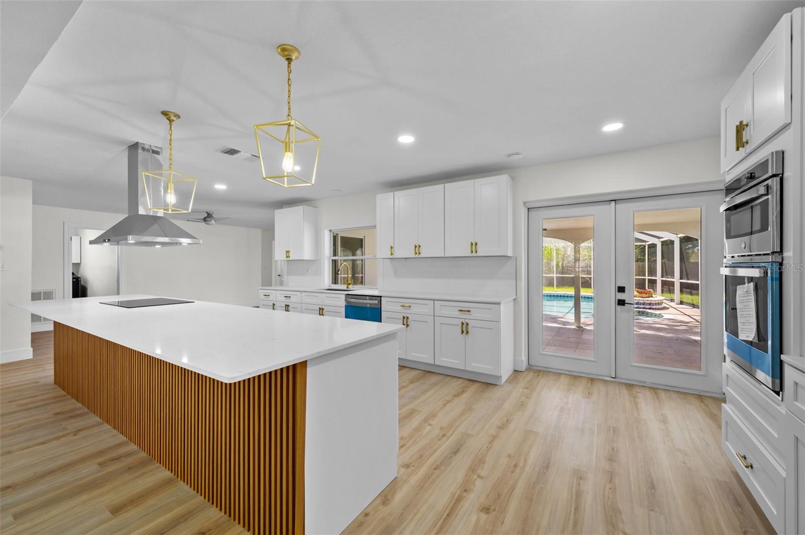 5700 BAYOU GRANDE BLVD NE