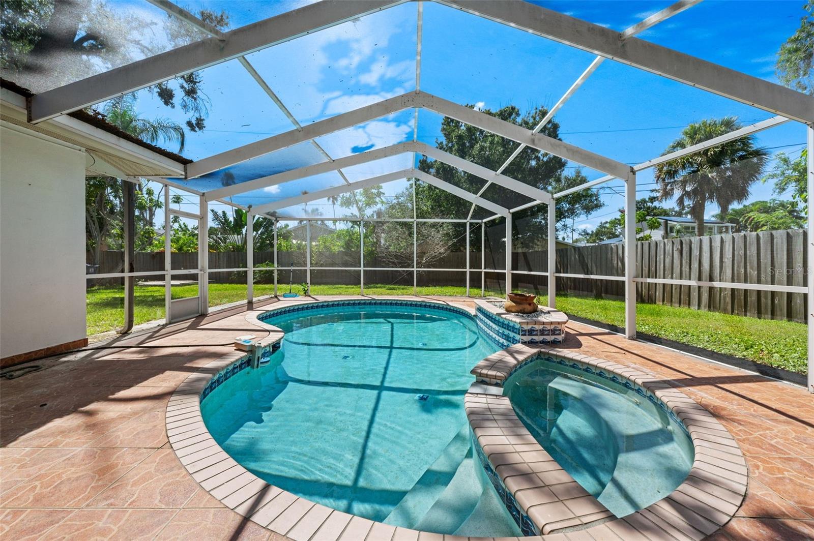 5700 BAYOU GRANDE BLVD NE