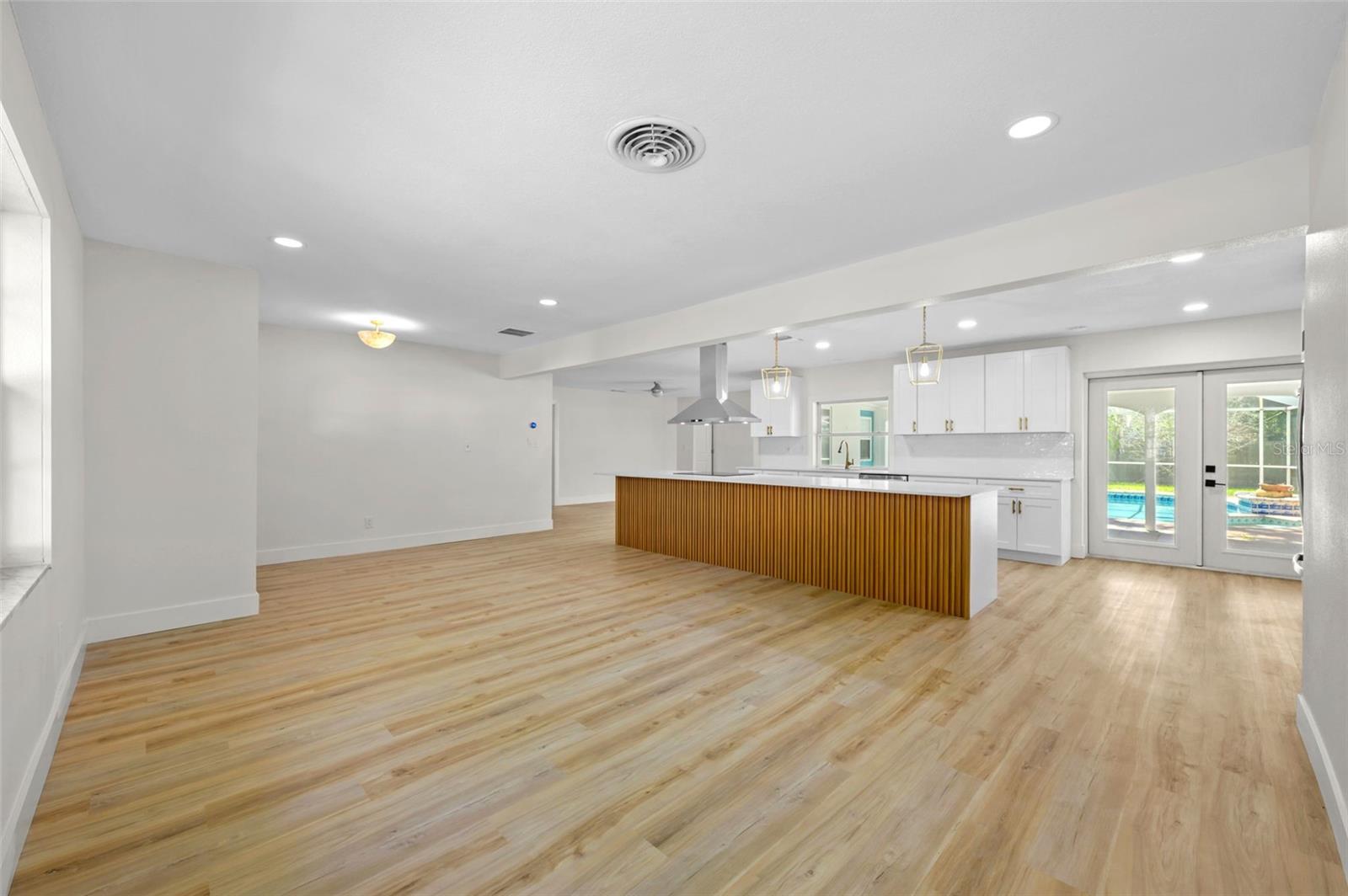 5700 BAYOU GRANDE BLVD NE