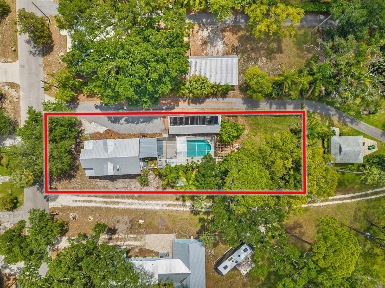 904 W HENRY AVE