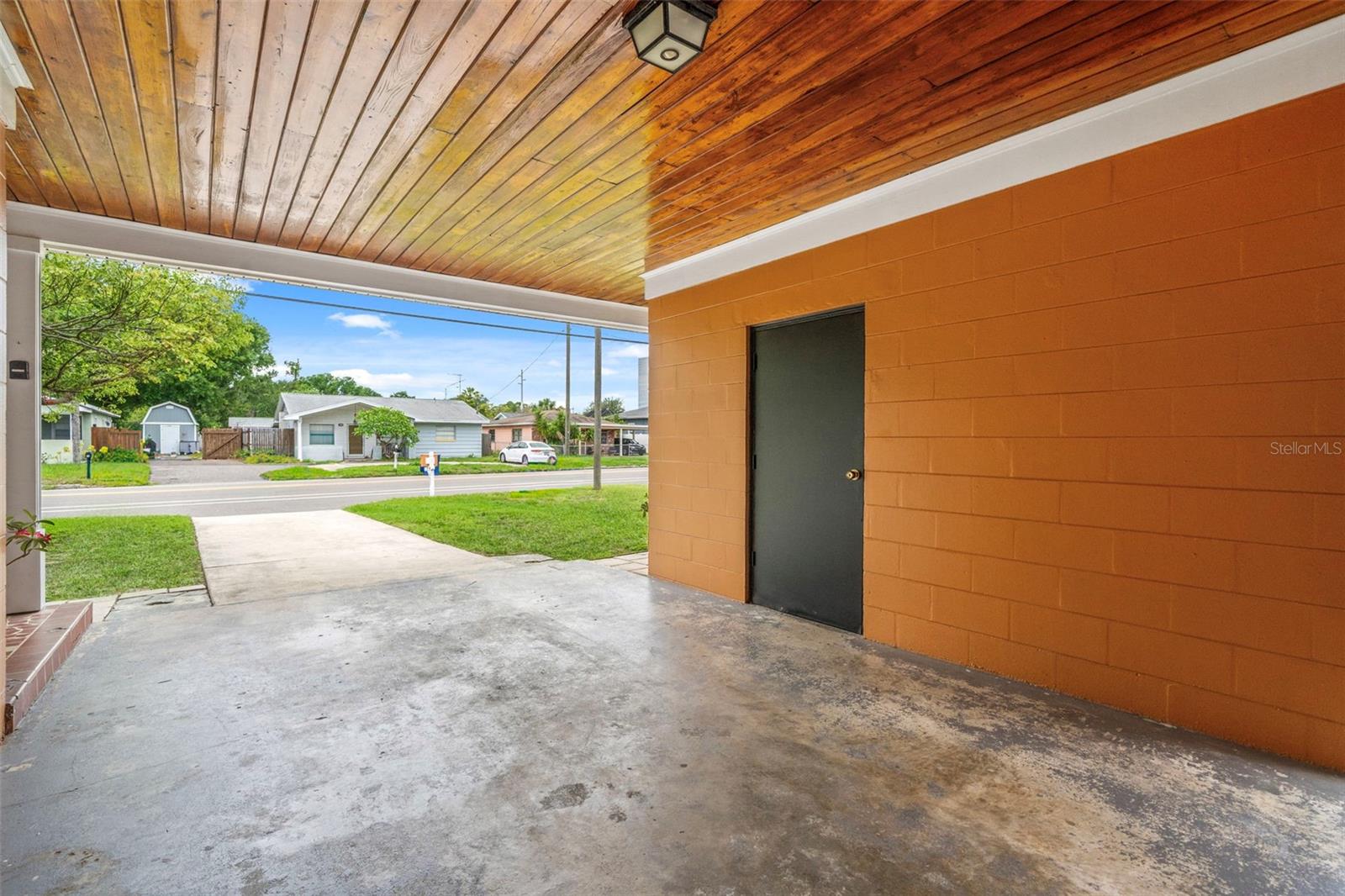 607 N LINCOLN AVE