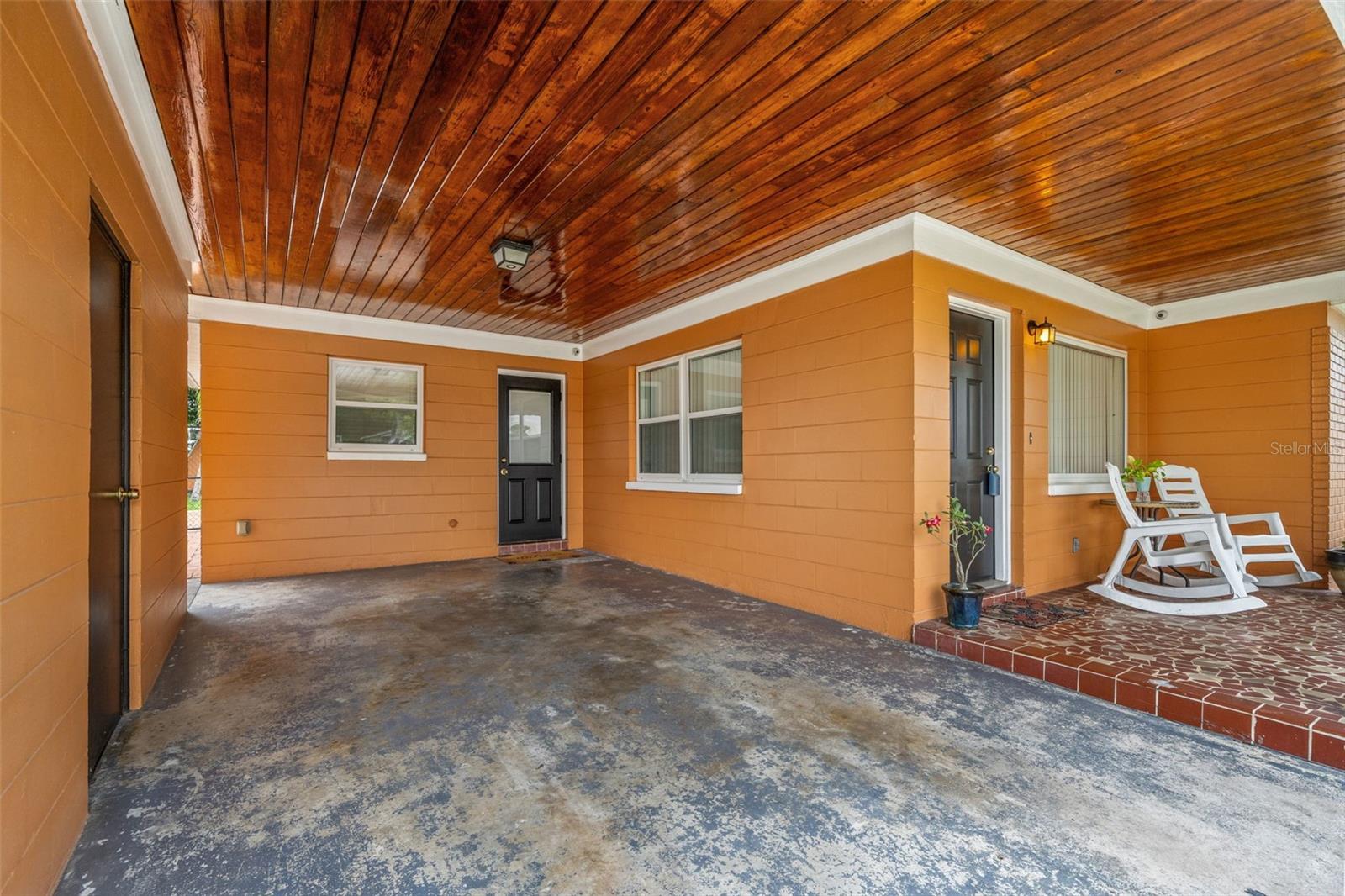 607 N LINCOLN AVE