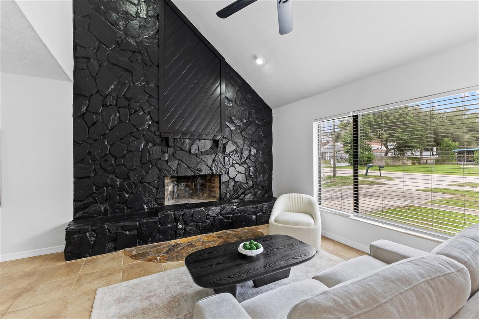5116 SERENA DR