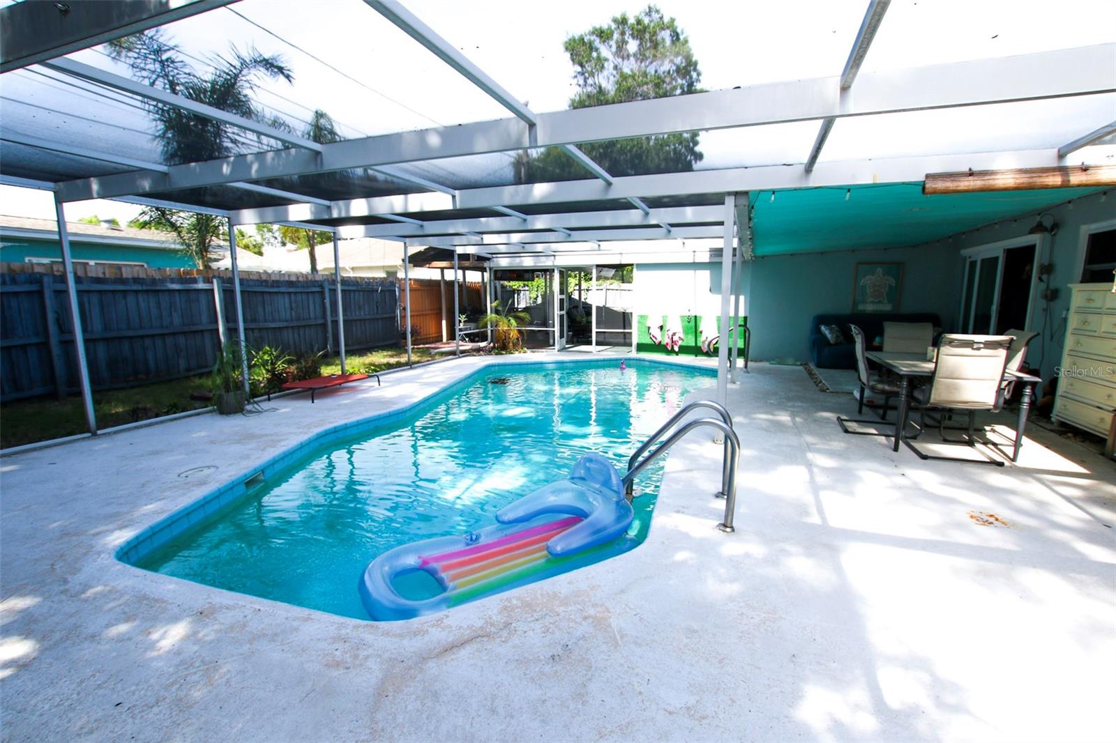 1462 CAROLYN LN