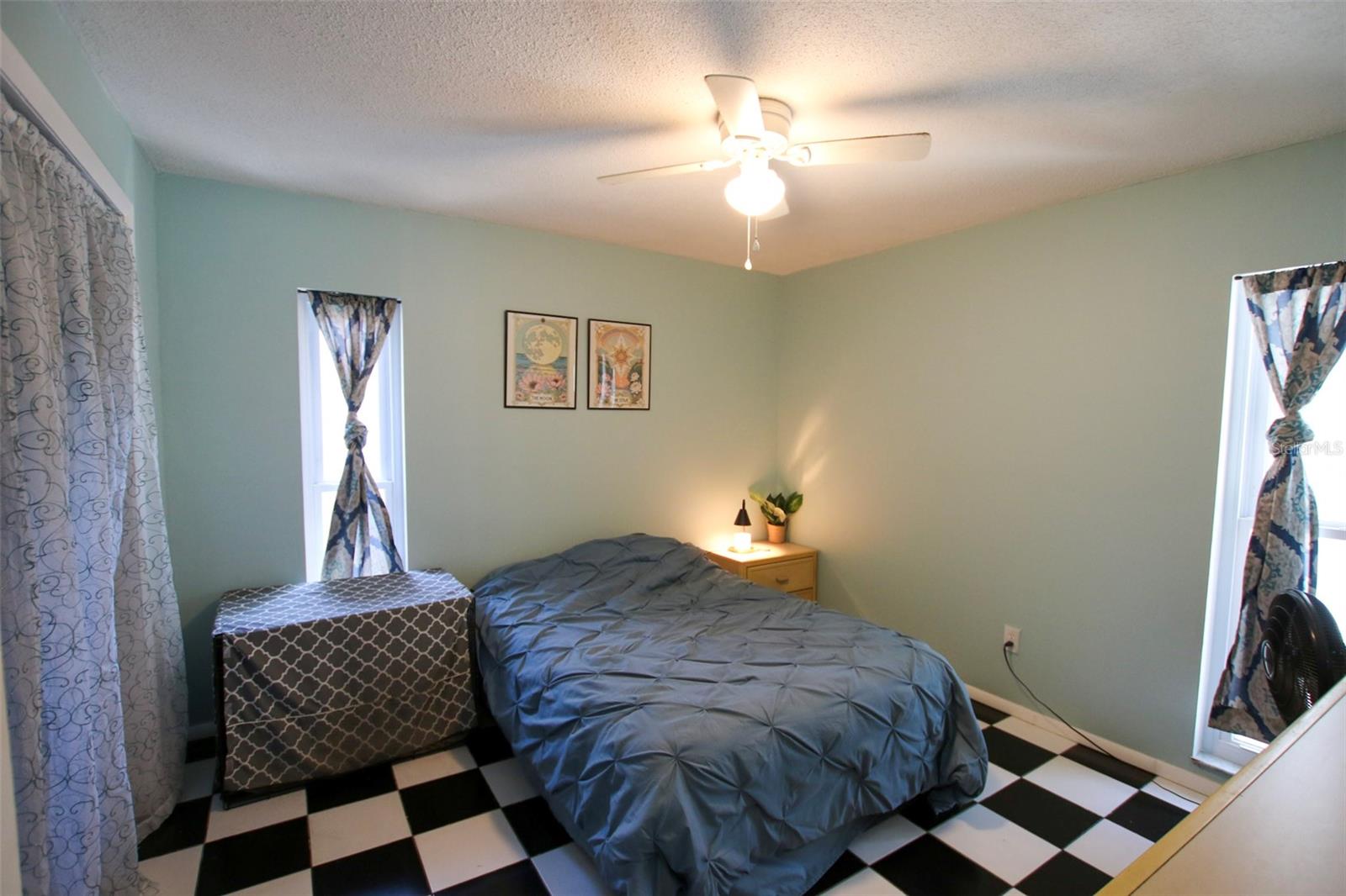 1462 CAROLYN LN