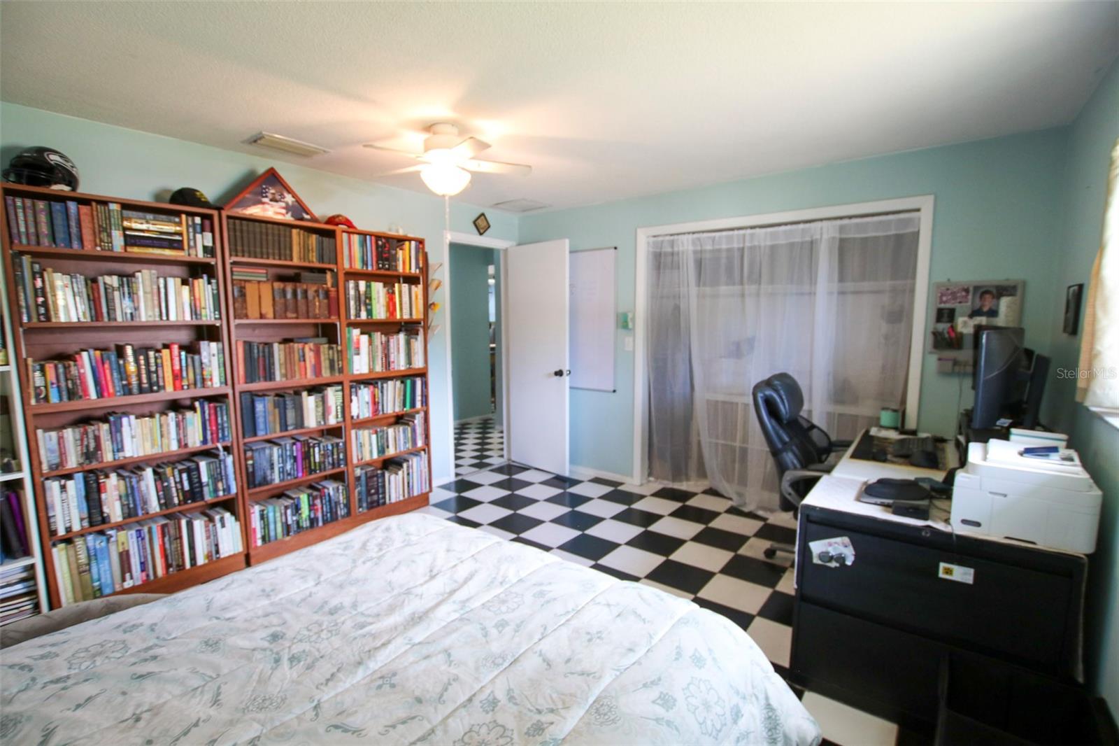 1462 CAROLYN LN