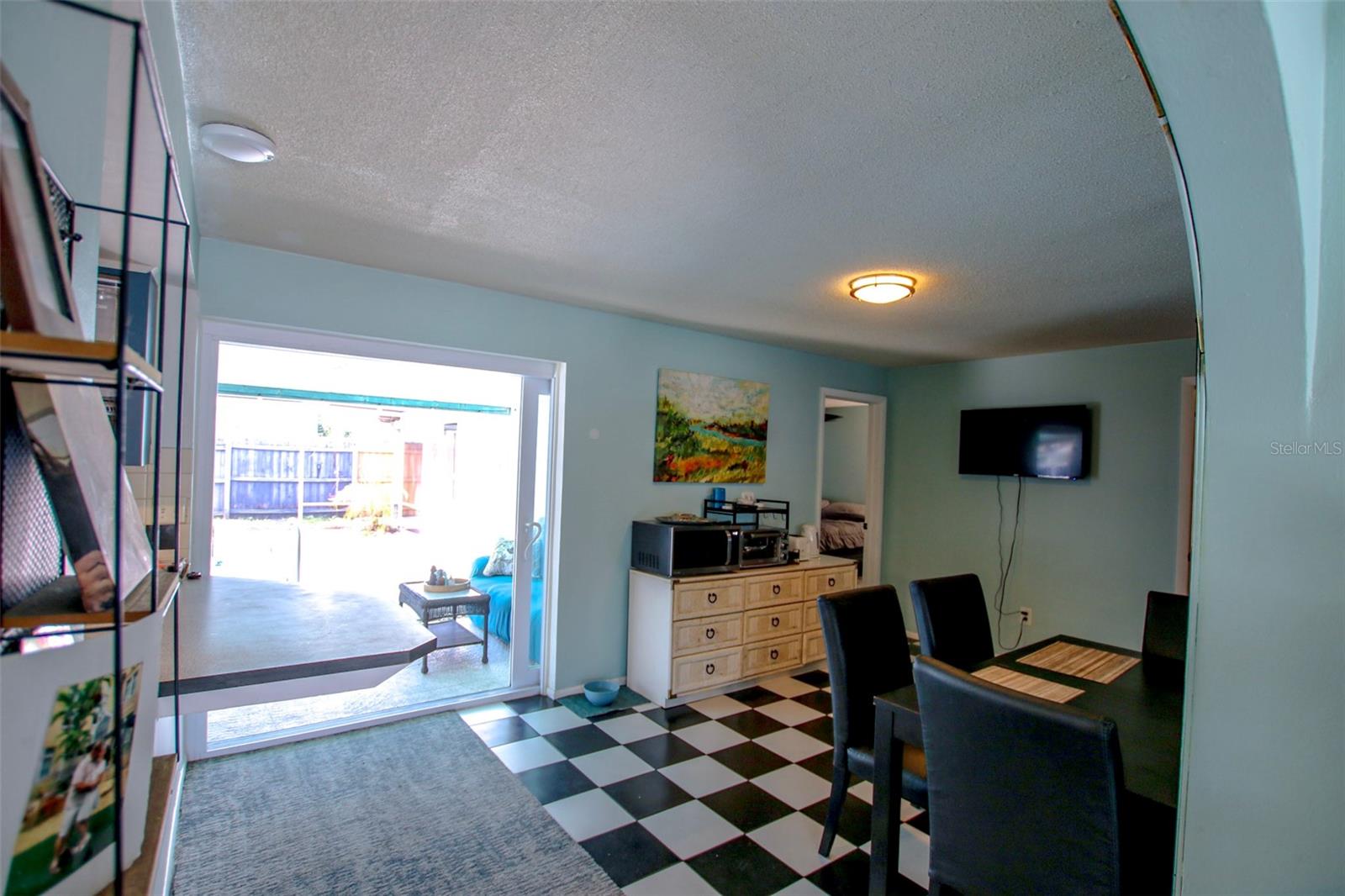 1462 CAROLYN LN