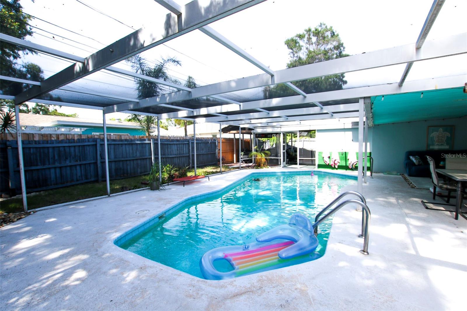 1462 CAROLYN LN
