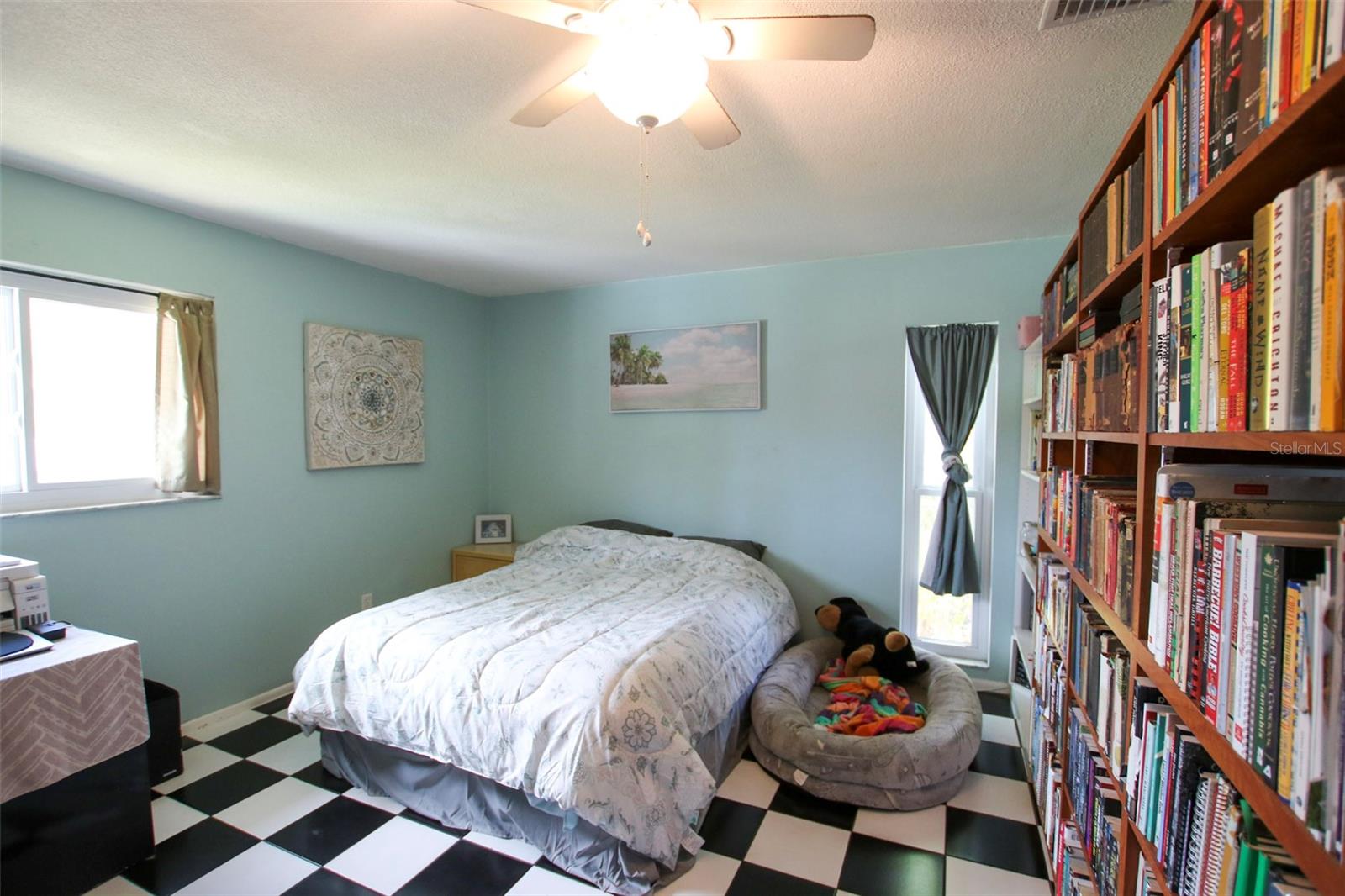 1462 CAROLYN LN