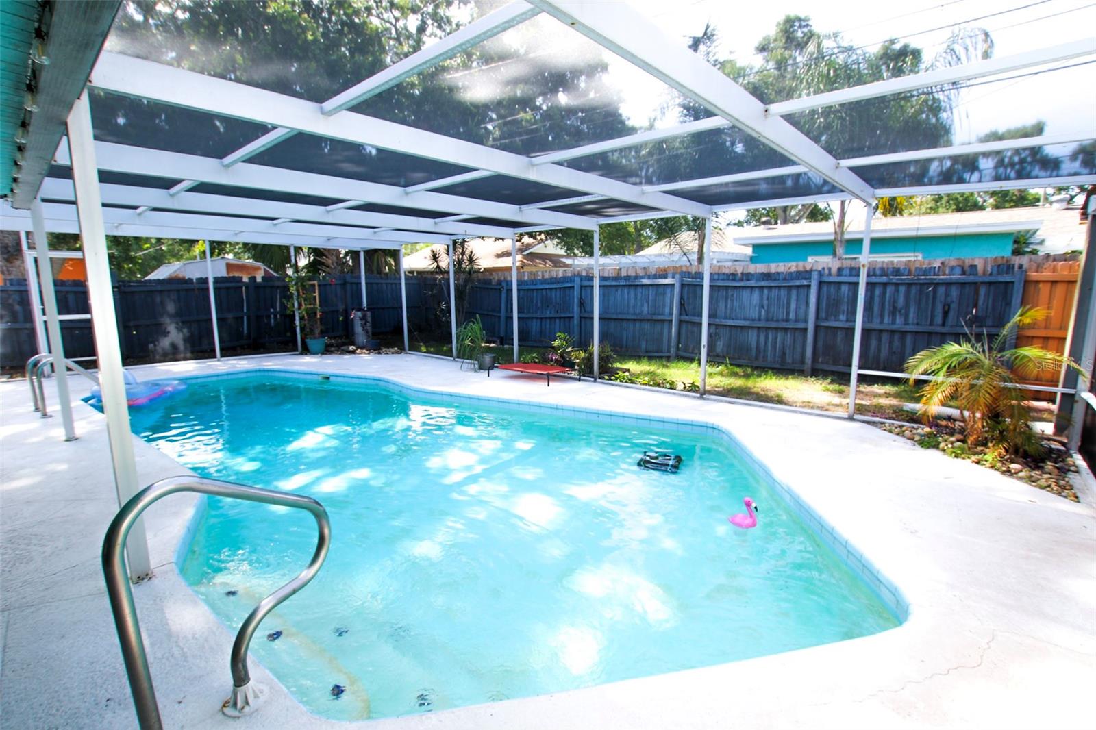 1462 CAROLYN LN