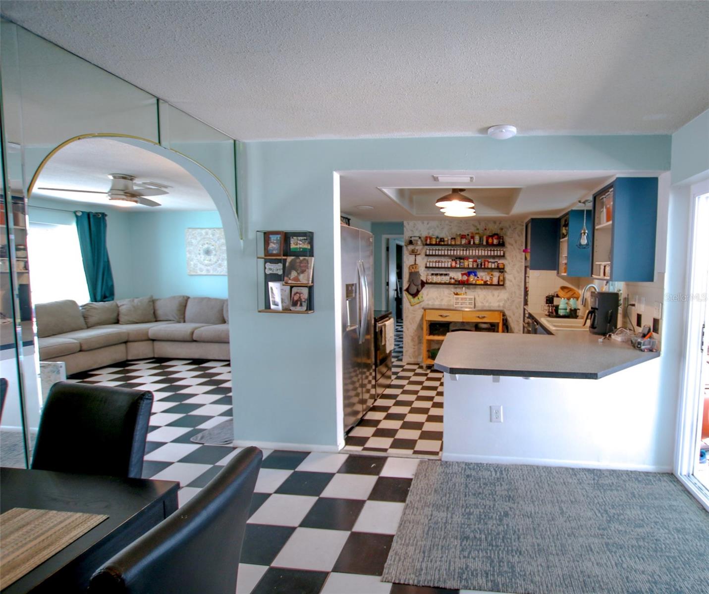 1462 CAROLYN LN