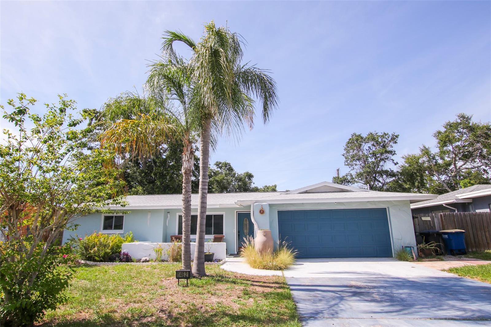1462 CAROLYN LN
