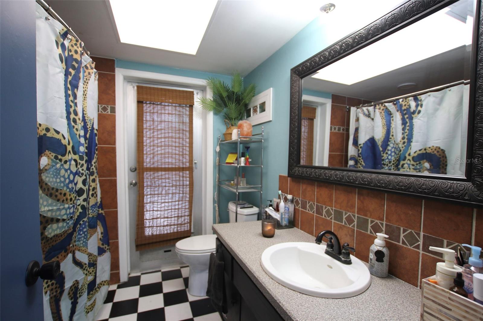 1462 CAROLYN LN
