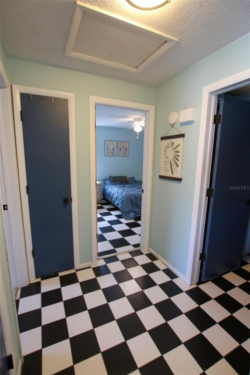 1462 CAROLYN LN