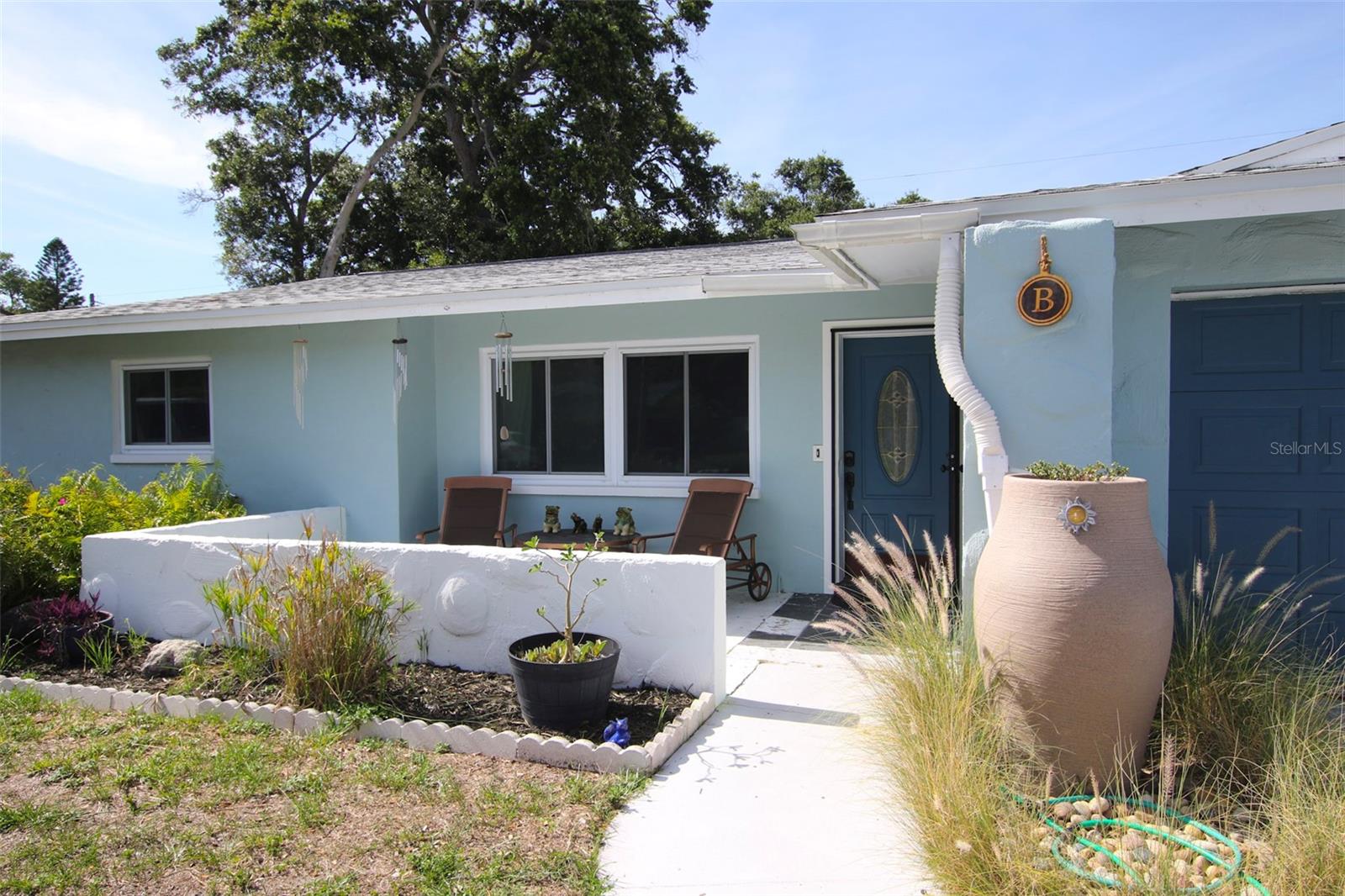 1462 CAROLYN LN