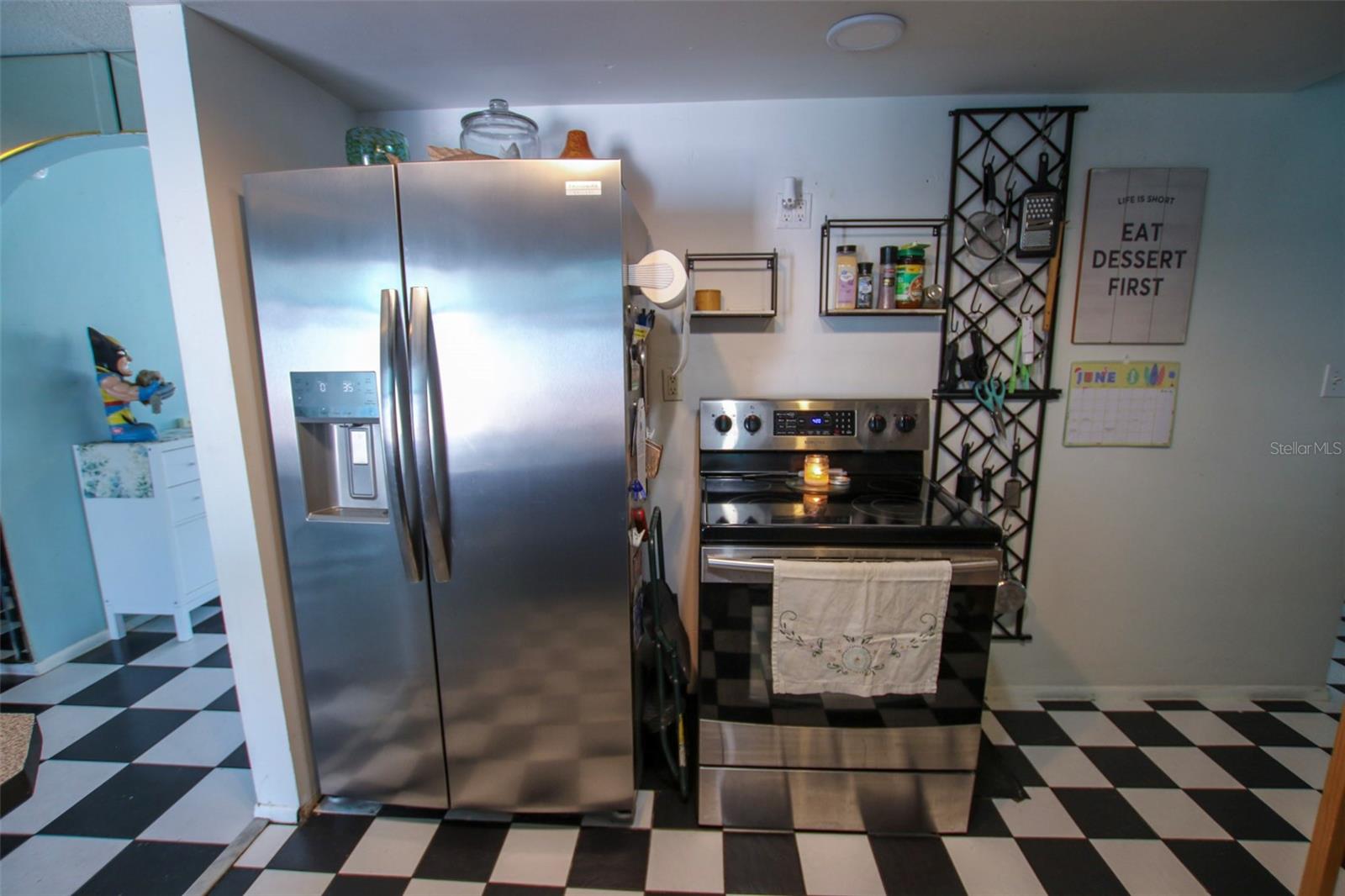 1462 CAROLYN LN