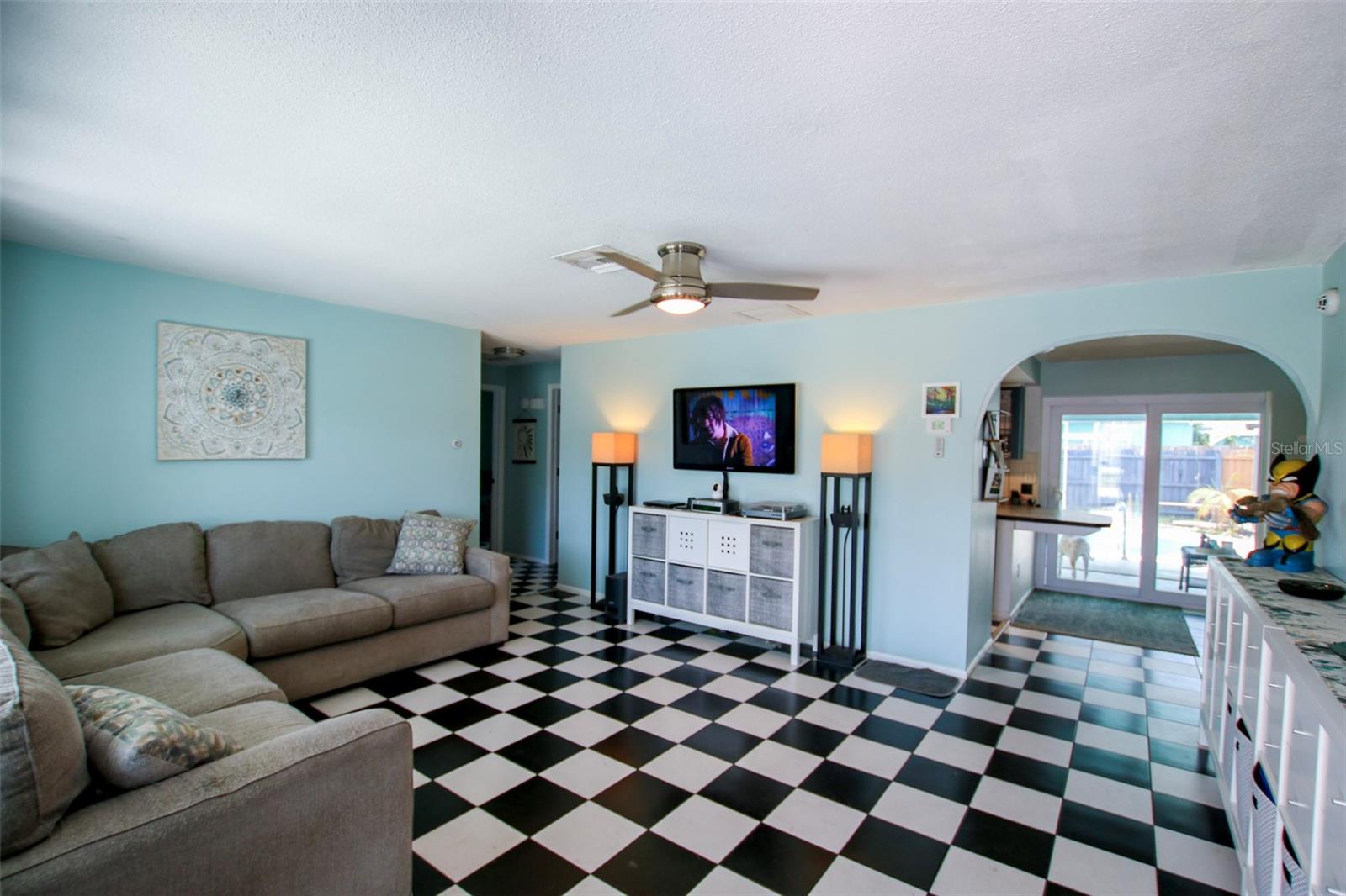 1462 CAROLYN LN