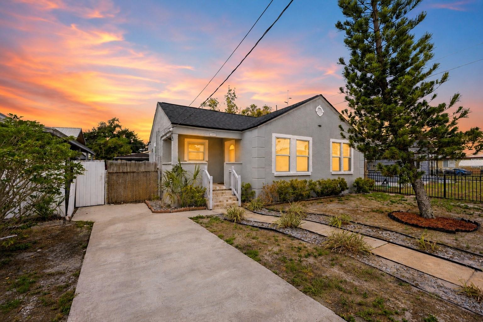 2403 CORRINE ST