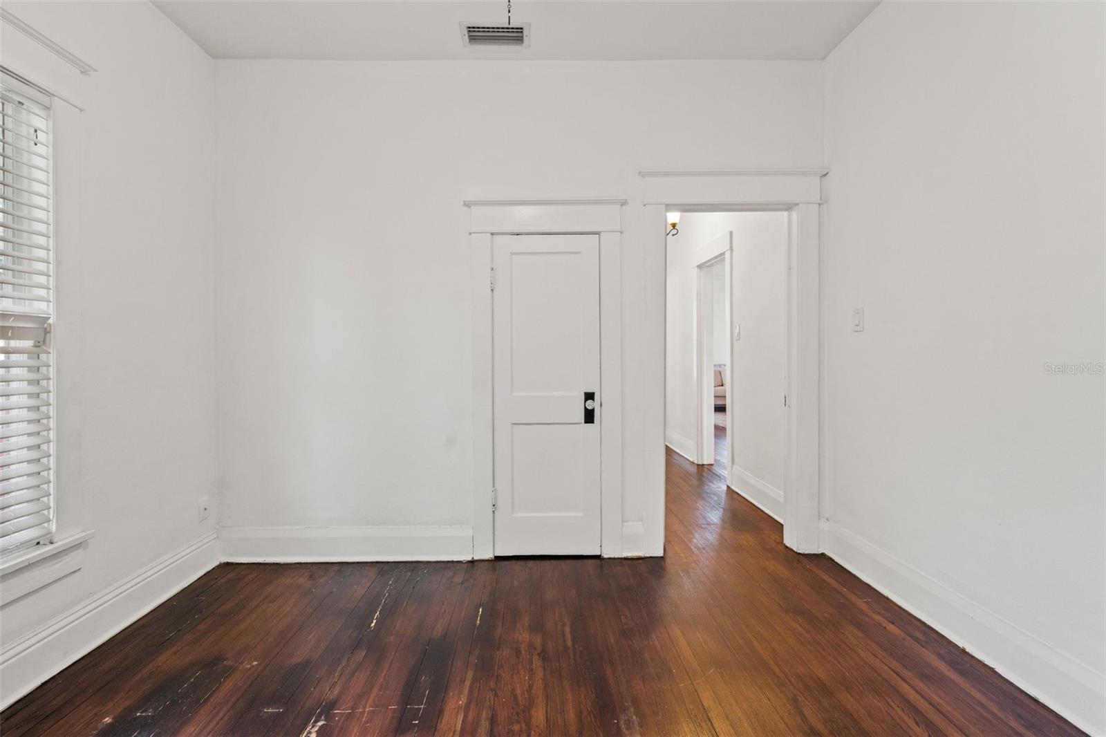 102 W NORTH ST