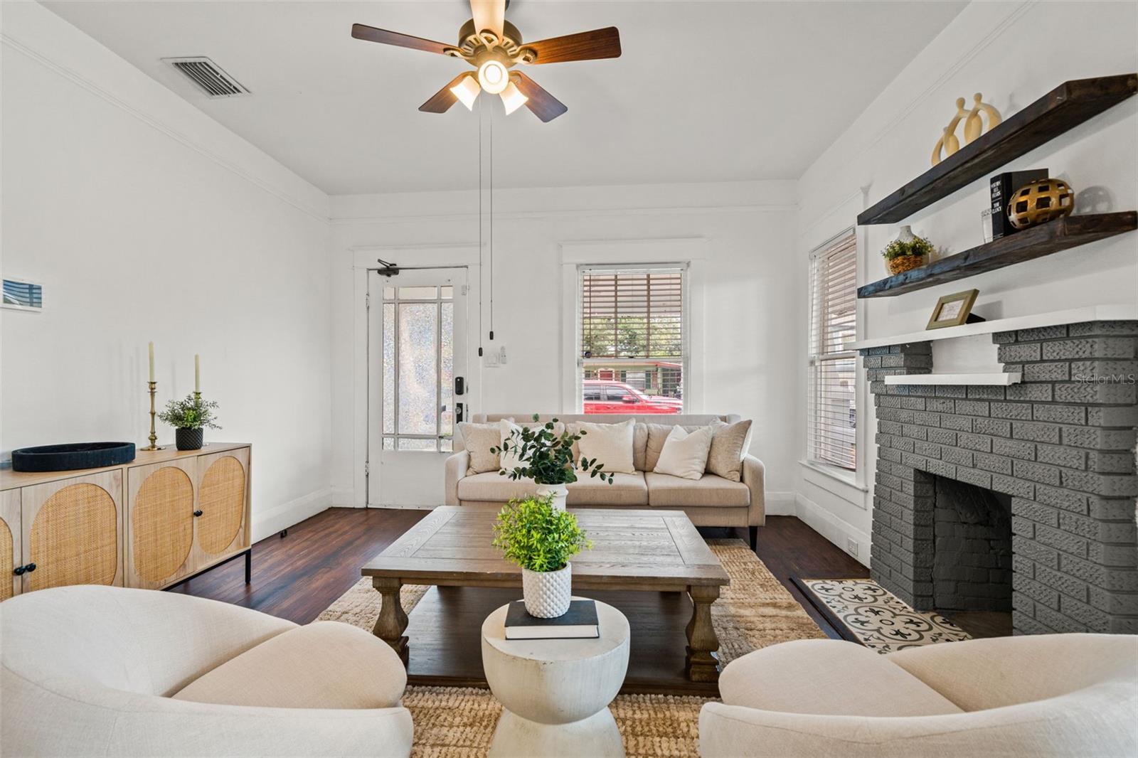 102 W NORTH ST