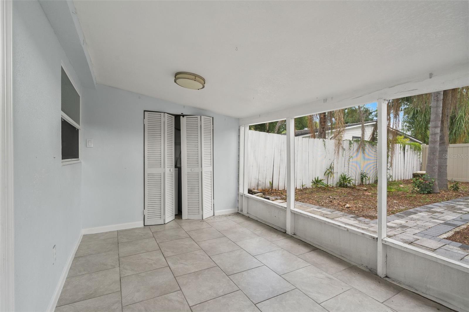 102 W NORTH ST