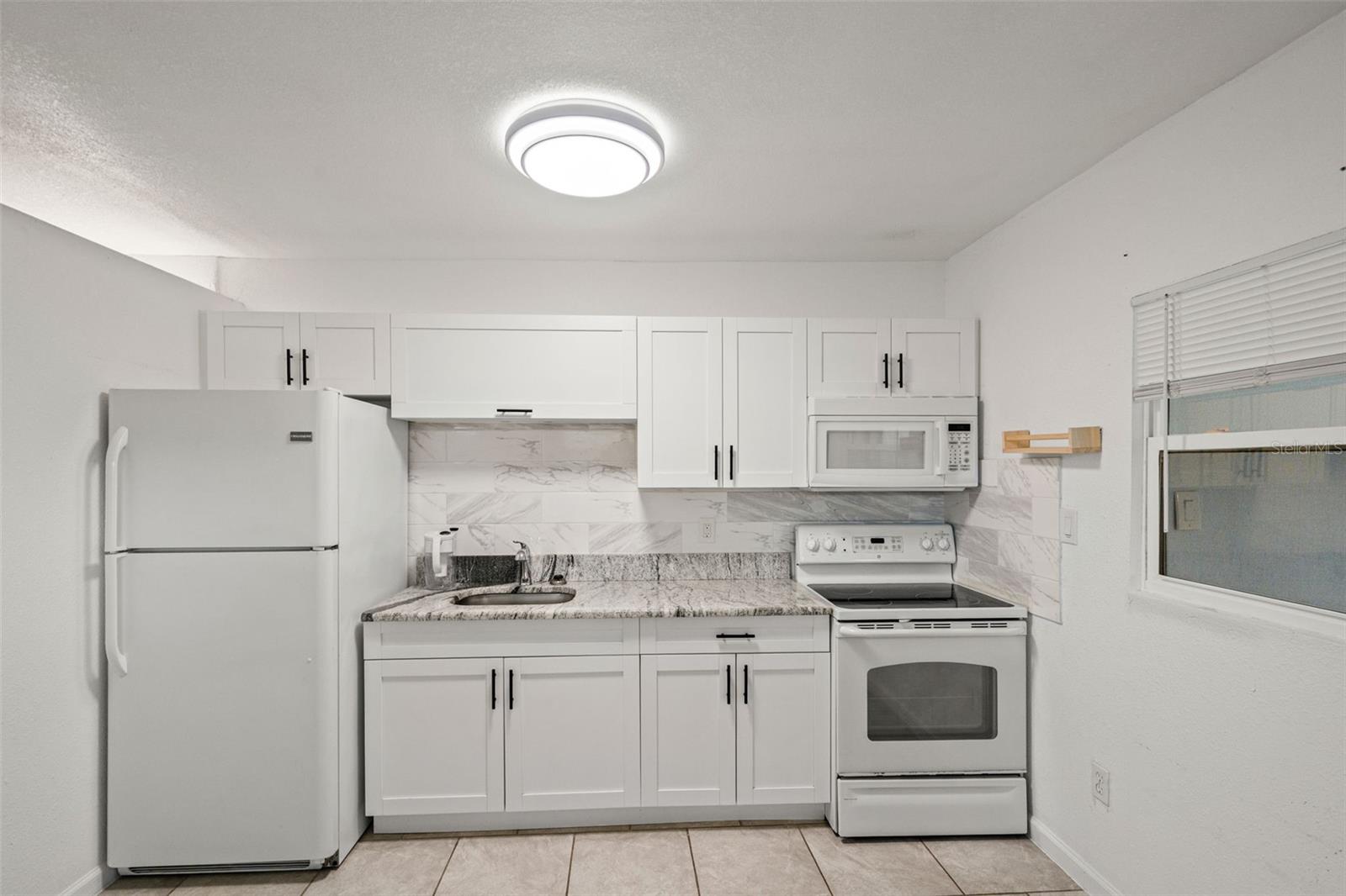 102 W NORTH ST