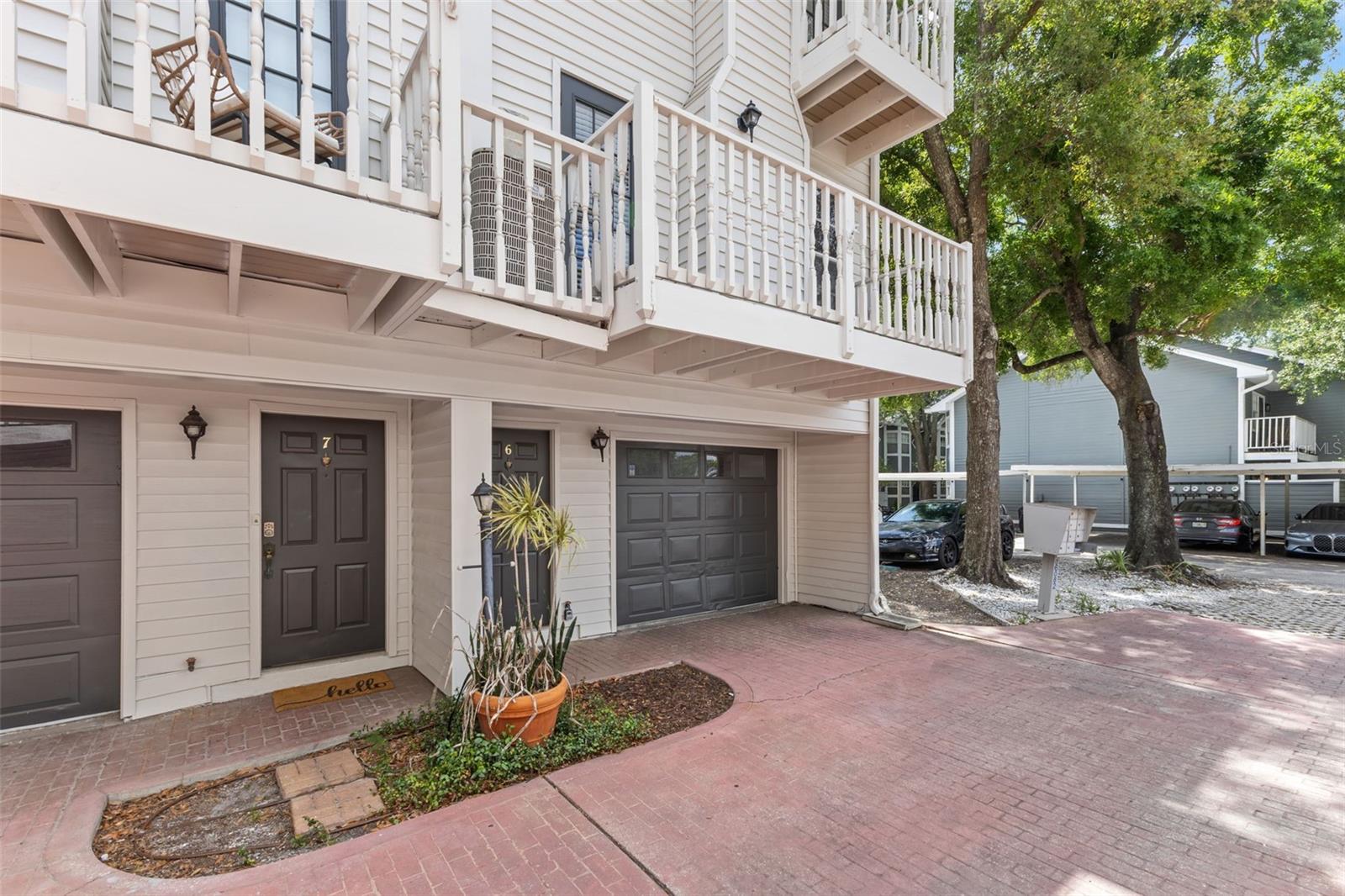 502 S WILLOW AVE #6
