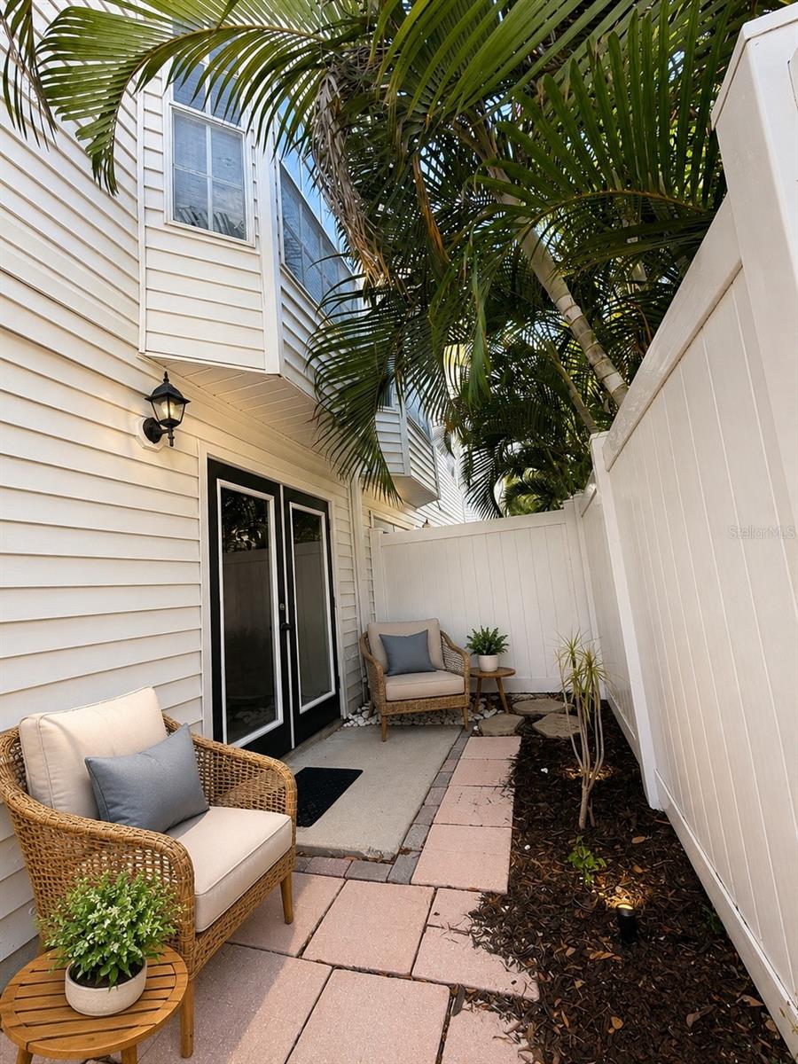 502 S WILLOW AVE #6