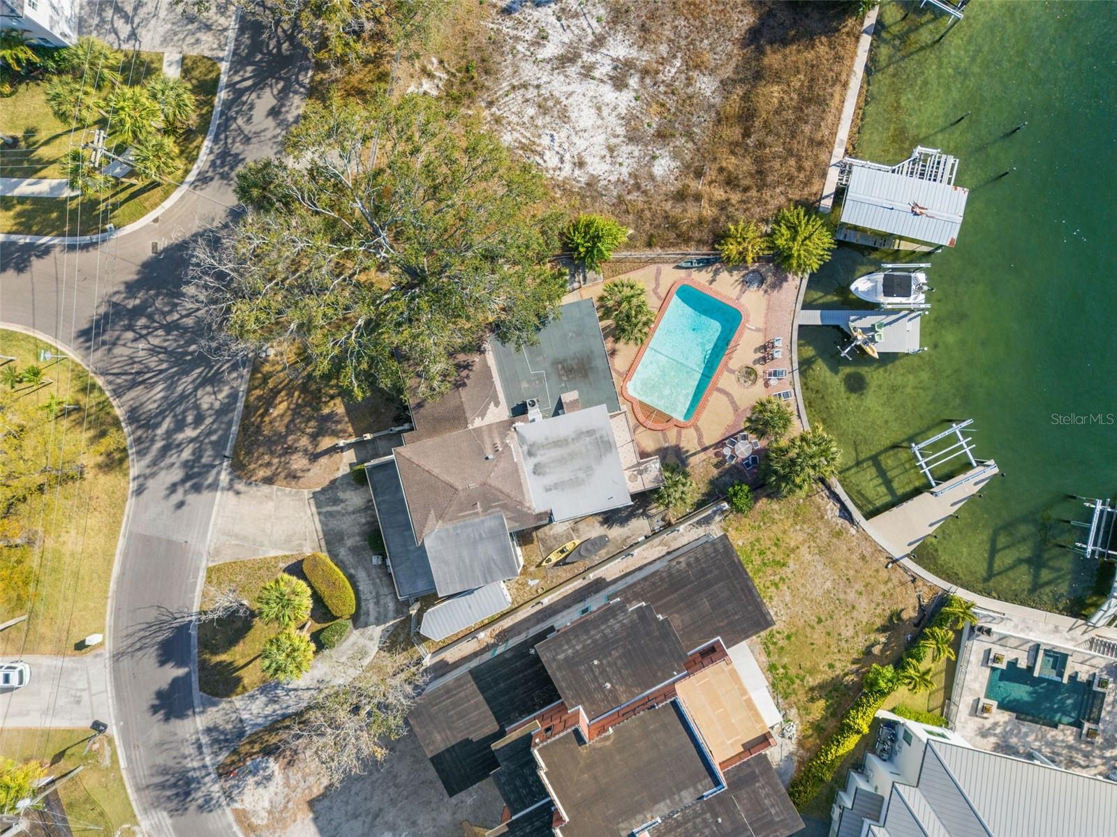 2605 S BEACH DR
