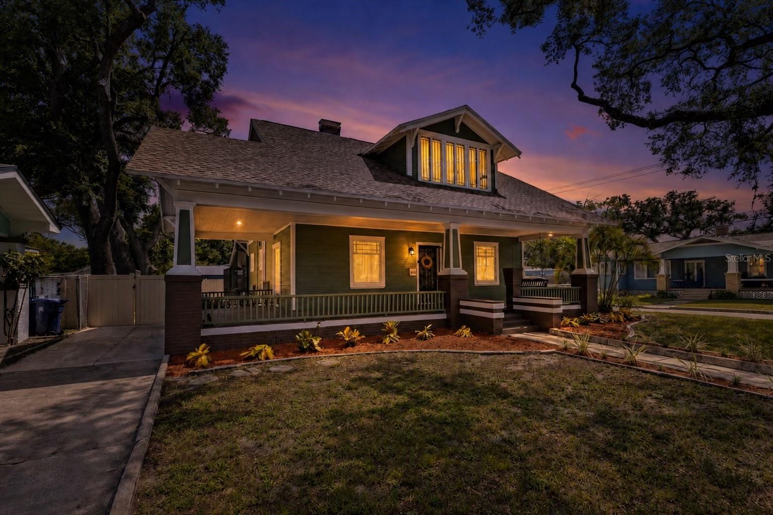 120 W COMANCHE AVE