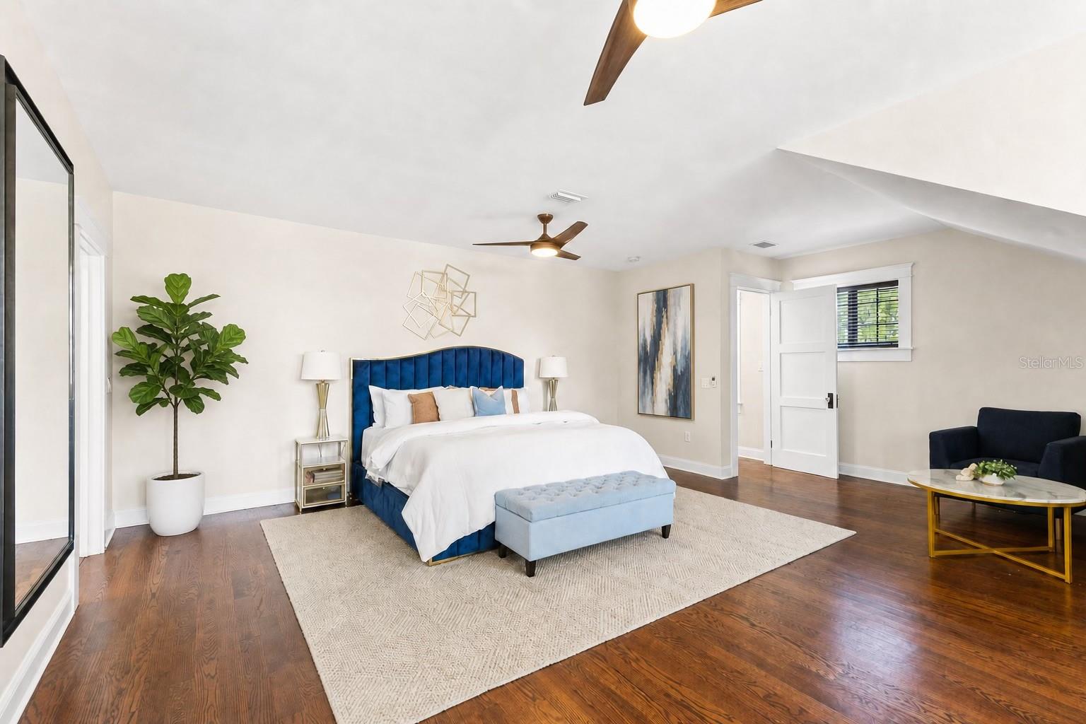 120 W COMANCHE AVE