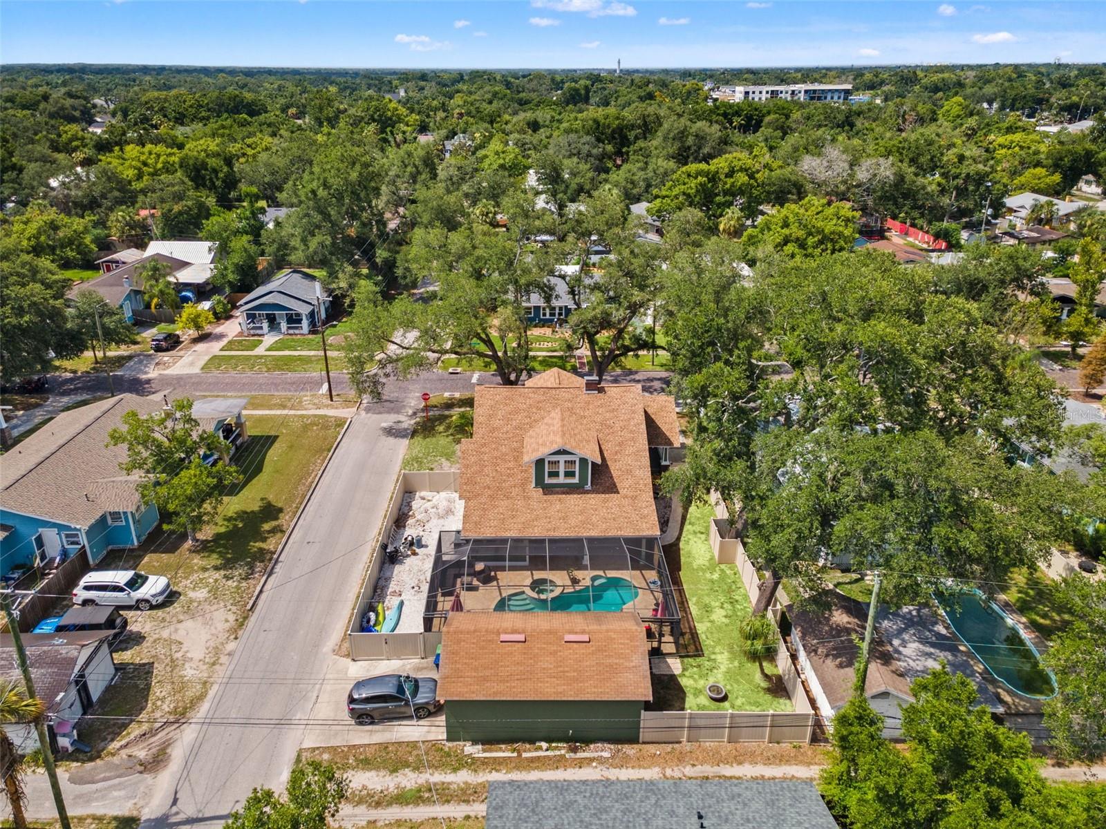 120 W COMANCHE AVE