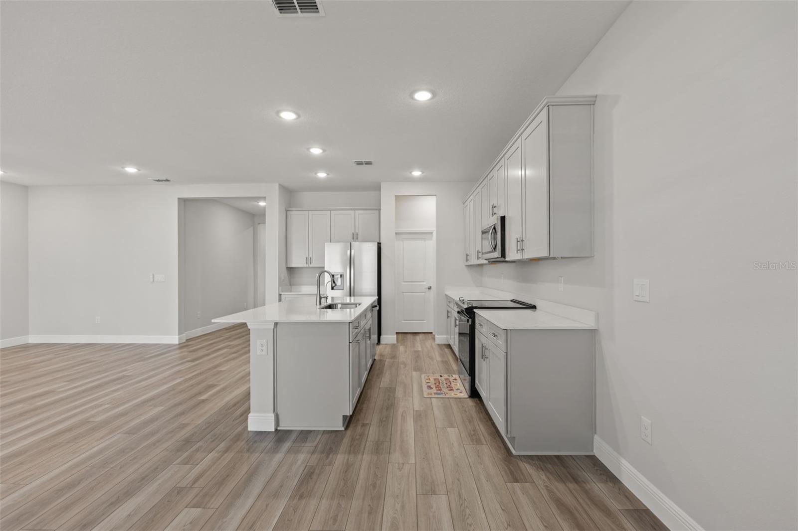 10412 FIELDSTONE MYRTLE WAY