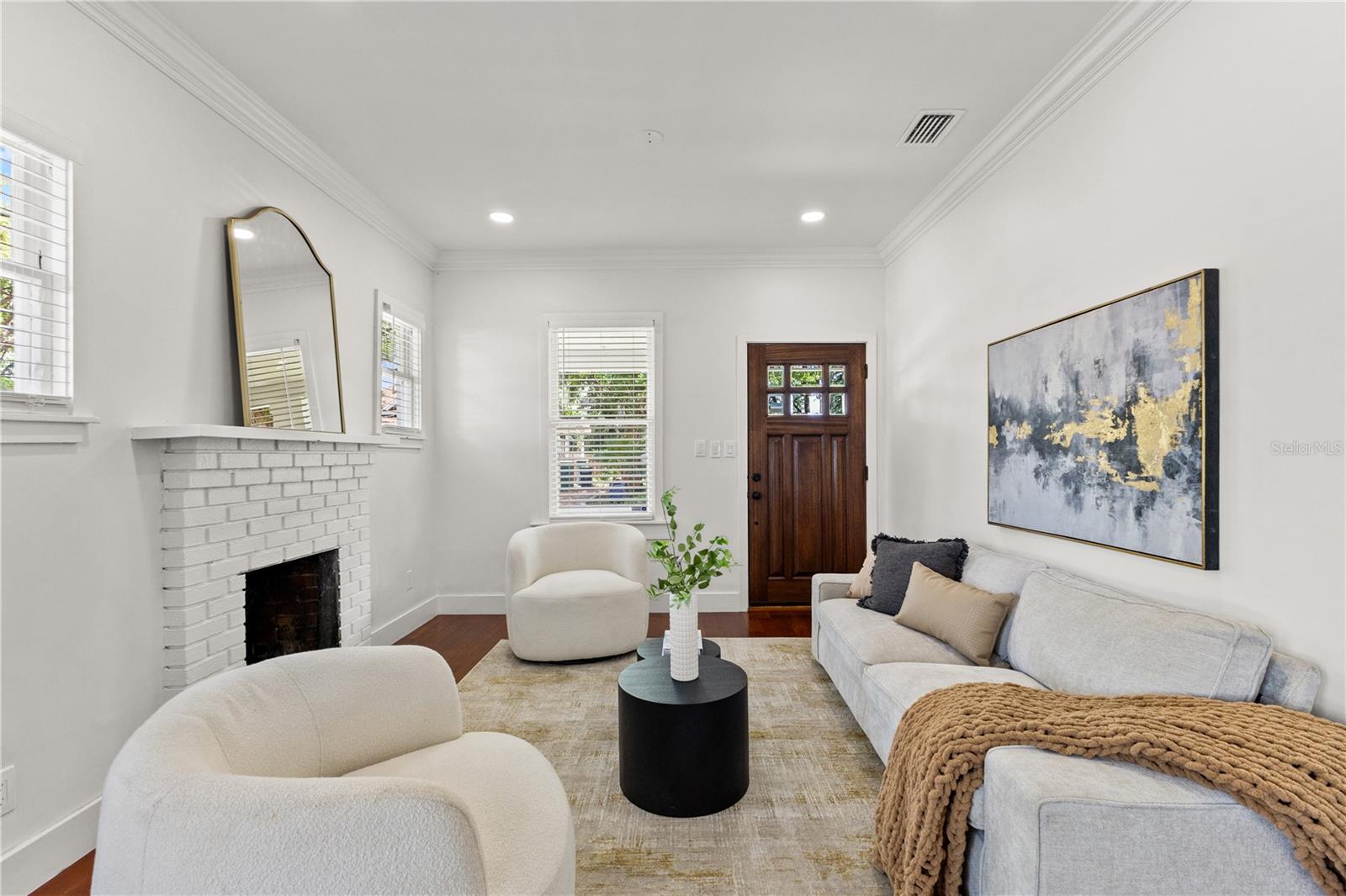 308 W ALFRED ST