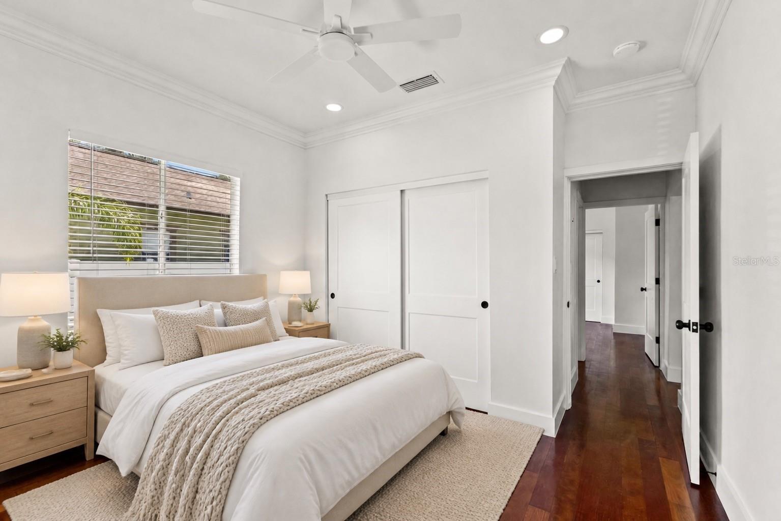 308 W ALFRED ST