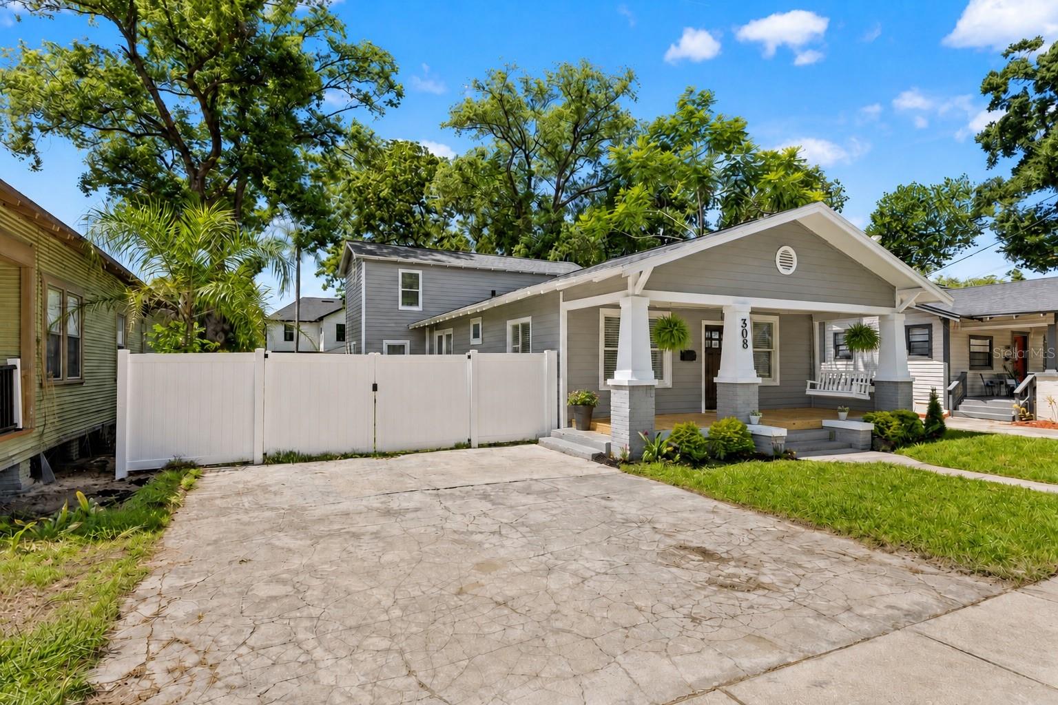 308 W ALFRED ST